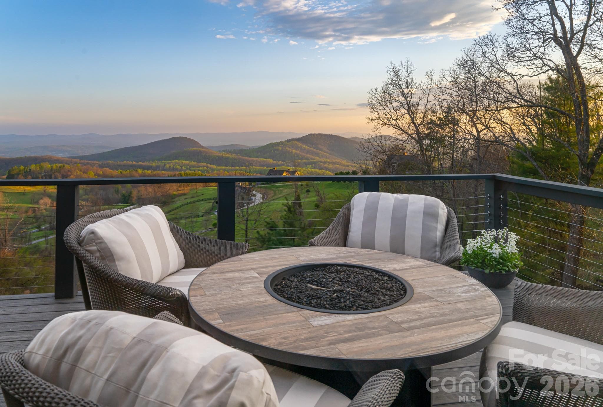 Single Family Residence at 89 N Snow Ridge Drive, Hendersonville, photo 31 of 48