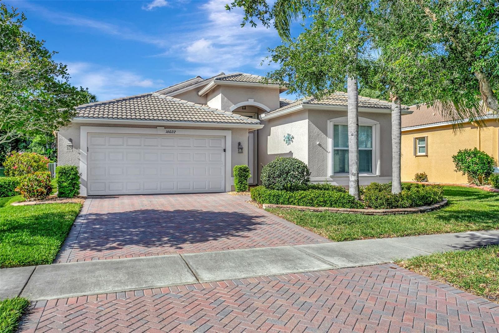 Single Family Residence at 16022 GOLDEN LAKES DR, WIMAUMA, photo 2 of 50