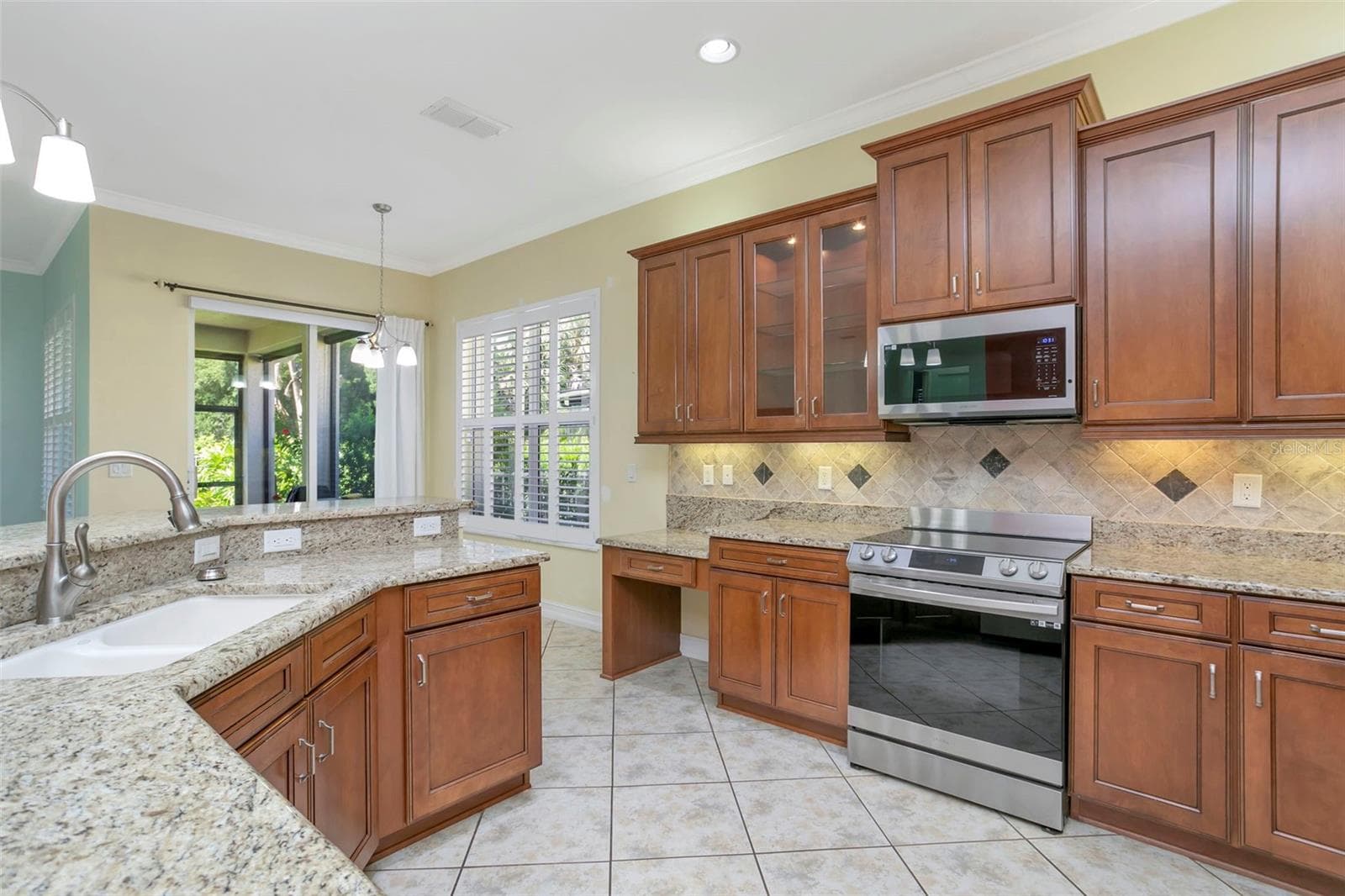 Single Family Residence at 16022 GOLDEN LAKES DR, WIMAUMA, photo 9 of 50