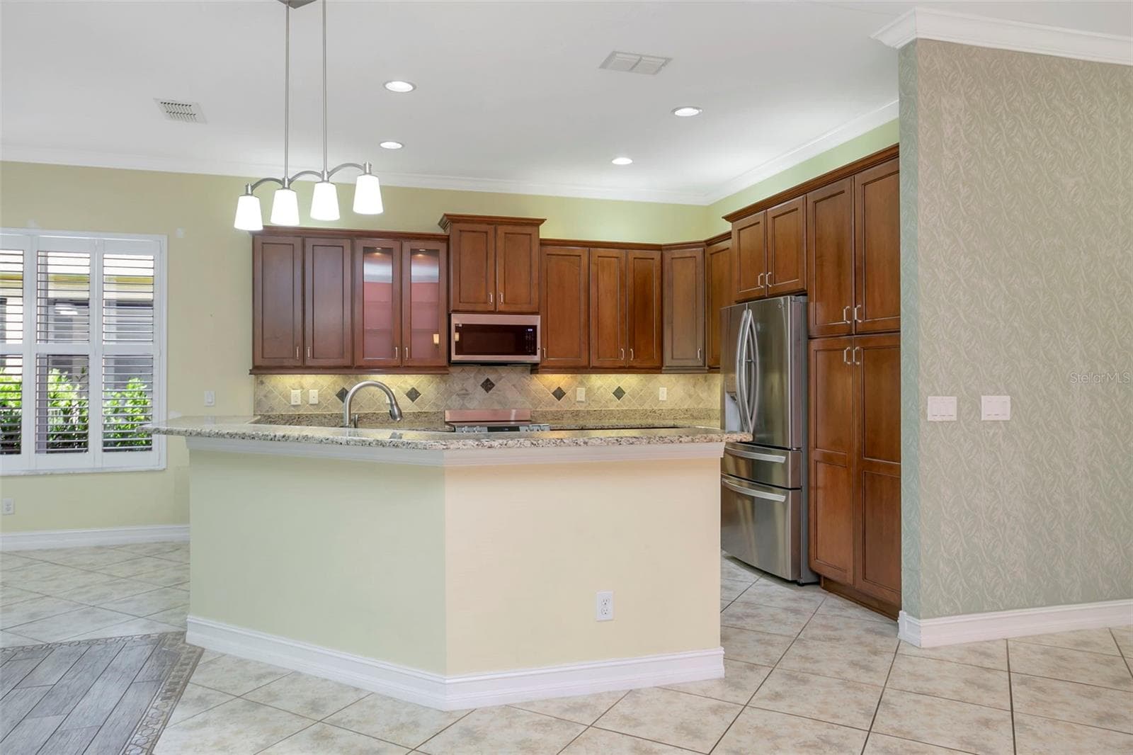 Single Family Residence at 16022 GOLDEN LAKES DR, WIMAUMA, photo 10 of 50