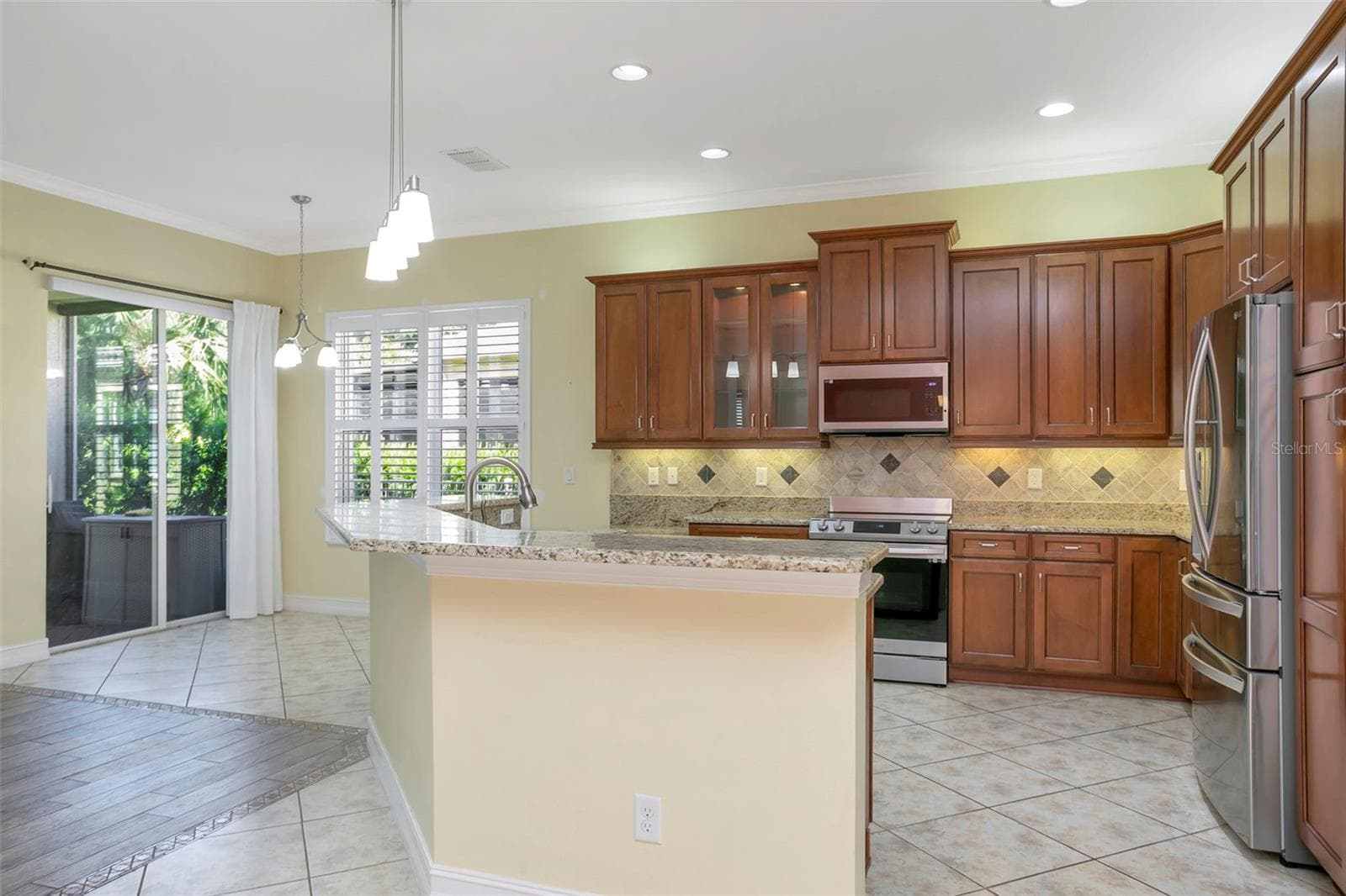 Single Family Residence at 16022 GOLDEN LAKES DR, WIMAUMA, photo 8 of 50