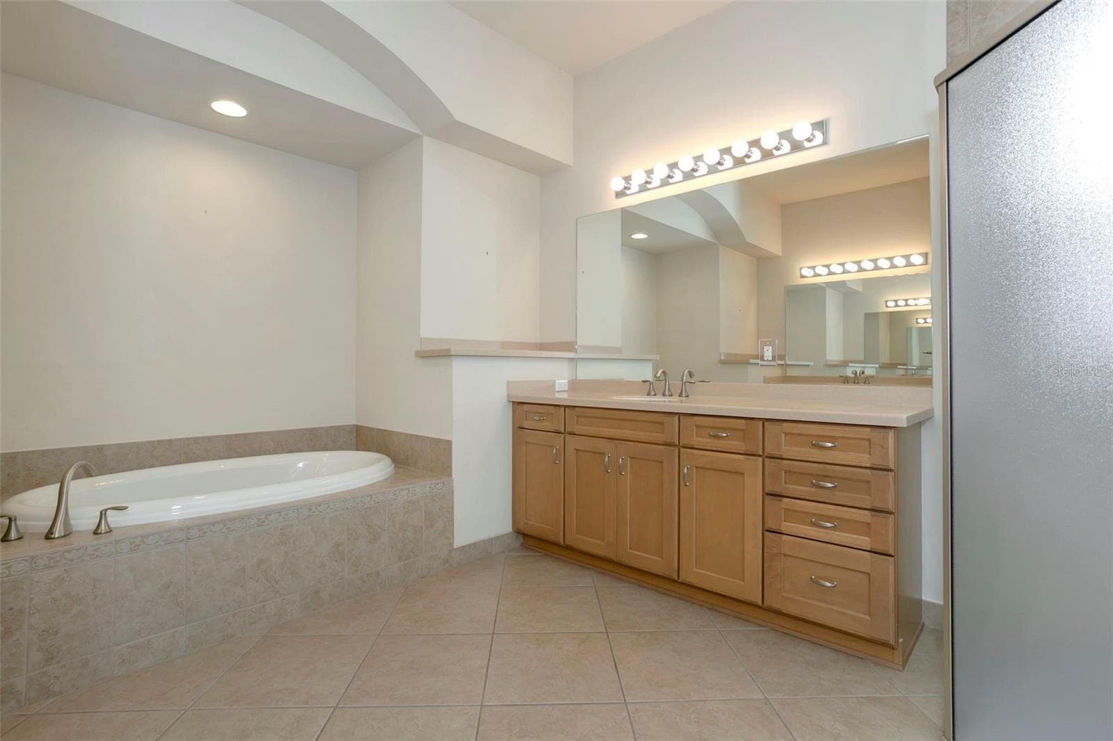 Single Family Residence at 16022 GOLDEN LAKES DR, WIMAUMA, photo 27 of 50