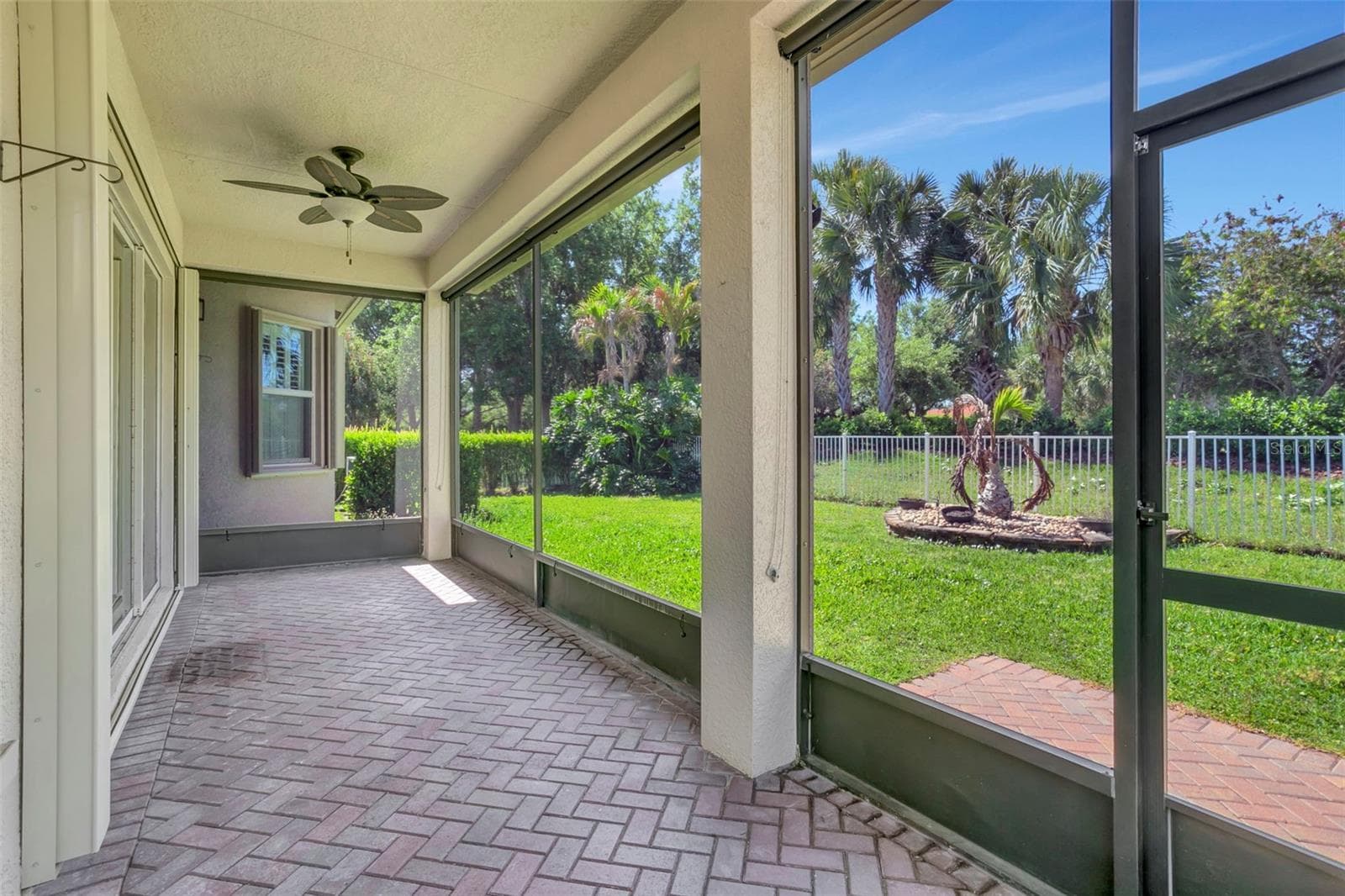 Screened in Lanai - 16022 GOLDEN LAKES DR, WIMAUMA