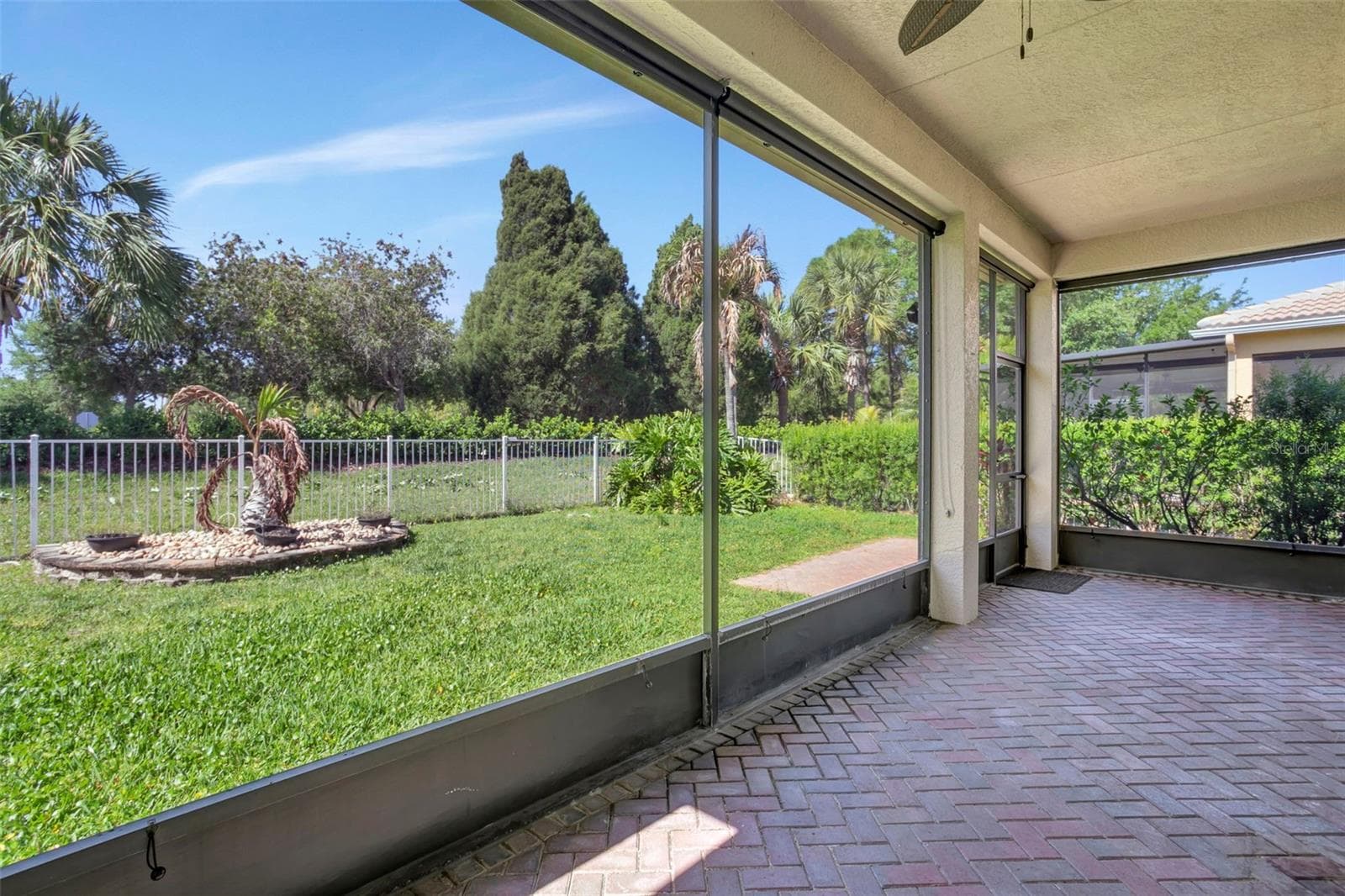Screened in Lanai - 16022 GOLDEN LAKES DR, WIMAUMA