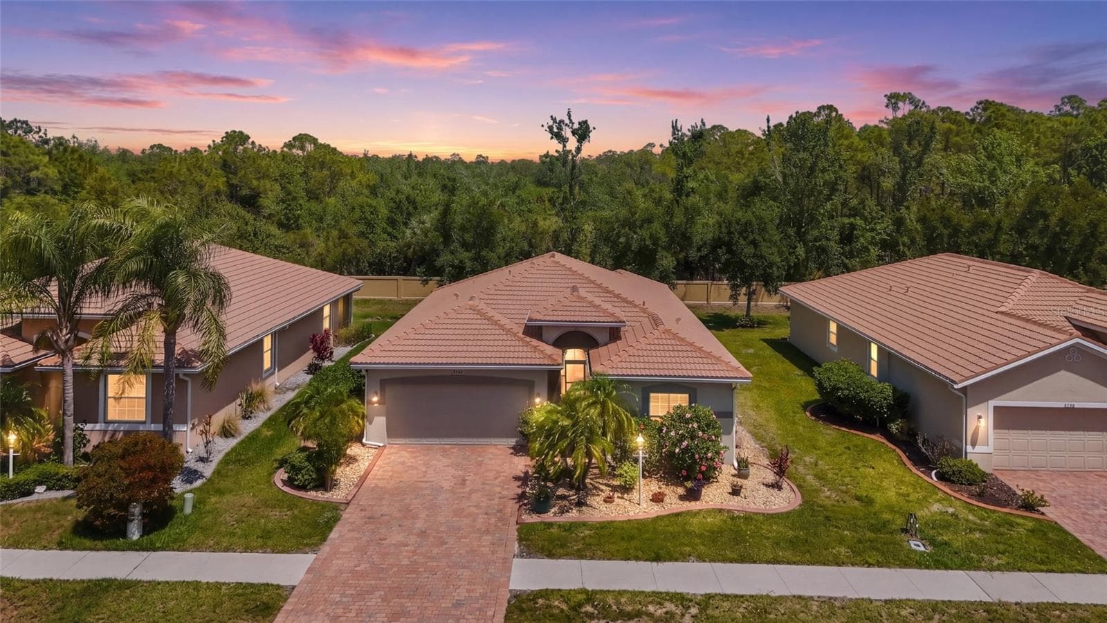 6240 FALCON LAIR DR