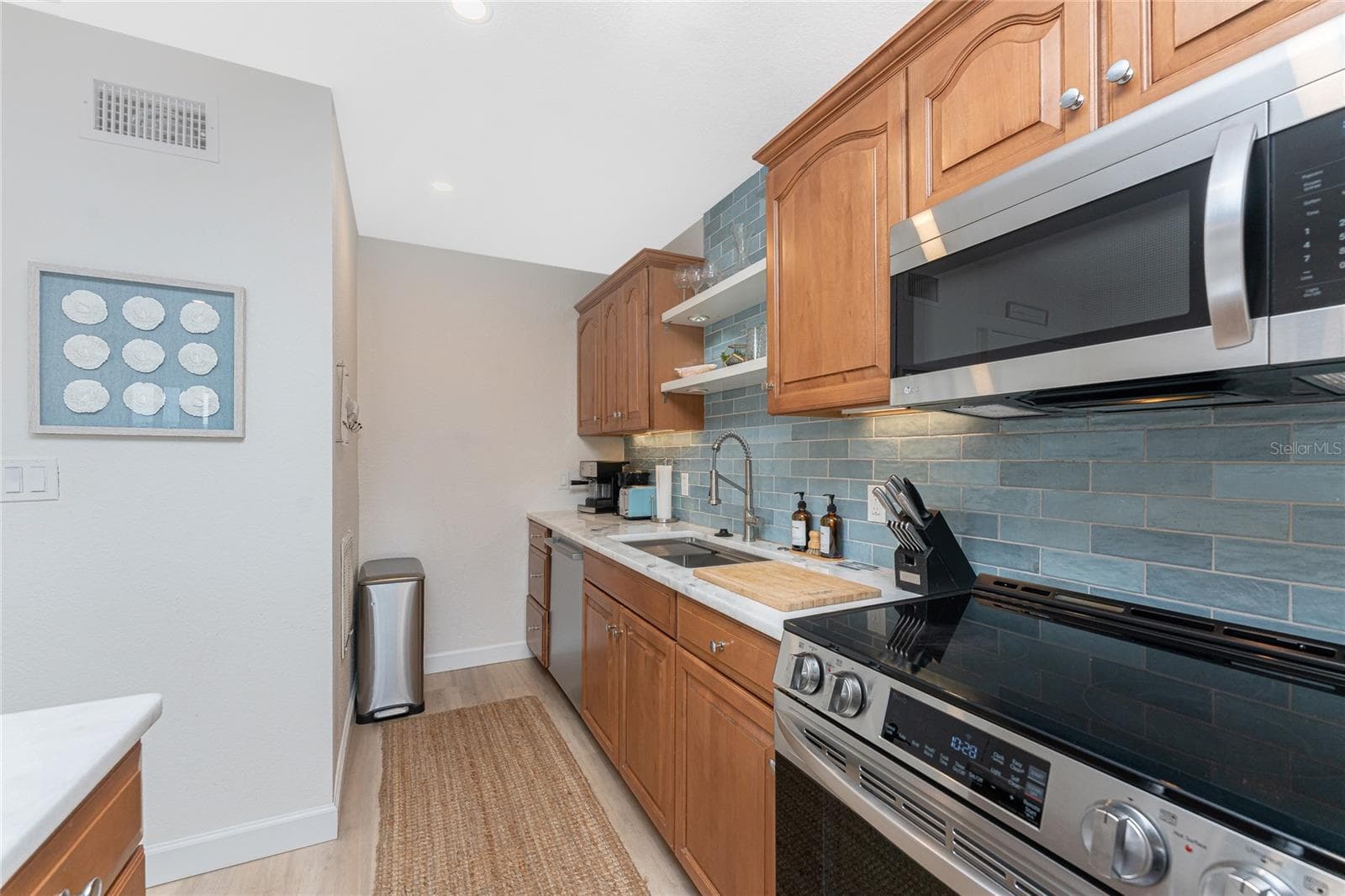 Condominium at 1500 PARK BEACH CIR #3D, PUNTA GORDA, photo 5 of 60