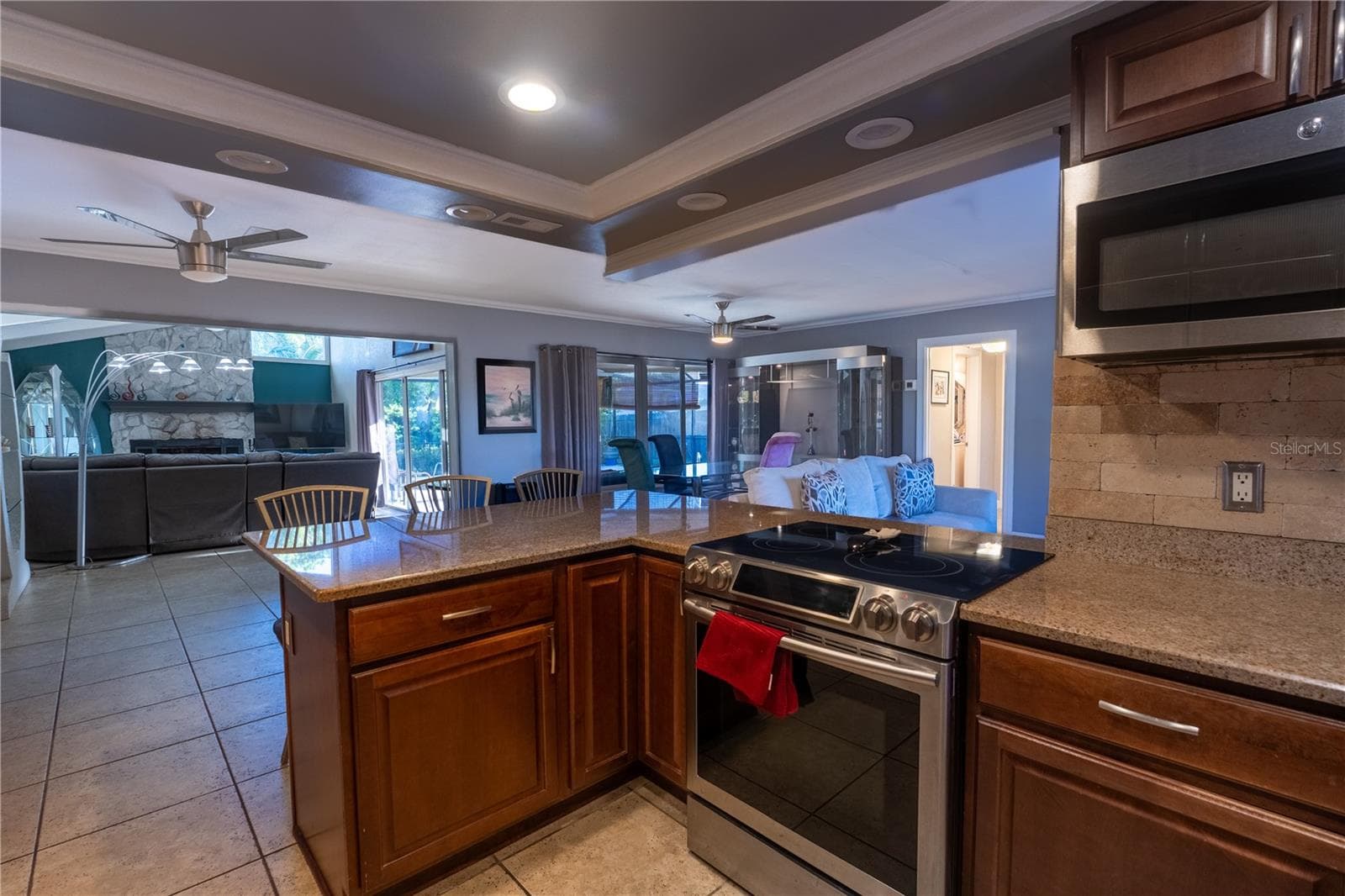 Single Family Residence at 33 SOUTHWIND DR, BELLEAIR BLUFFS, photo 11 of 50