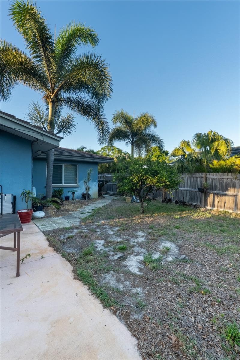 Single Family Residence at 33 SOUTHWIND DR, BELLEAIR BLUFFS, photo 41 of 50