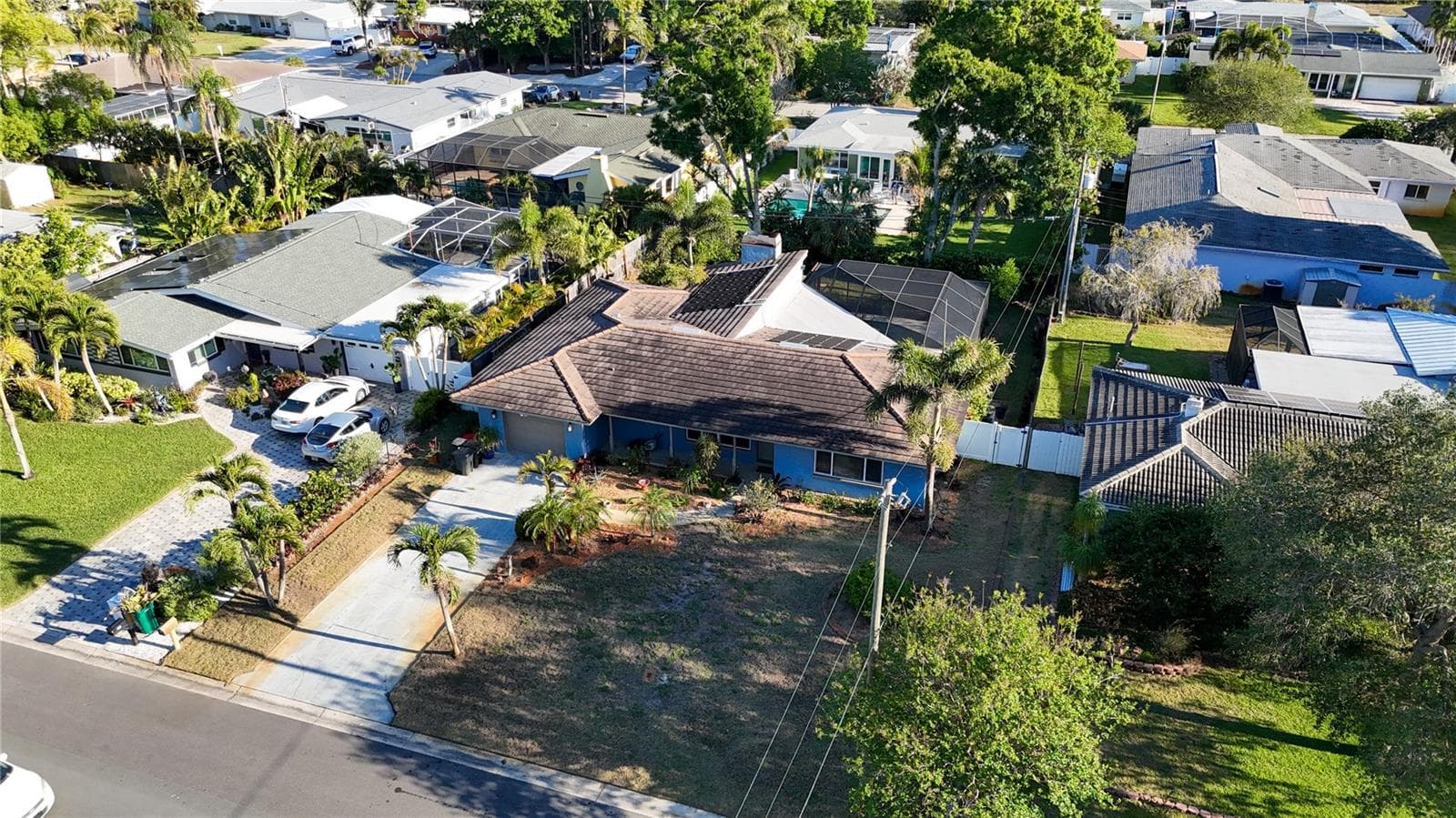 Single Family Residence at 33 SOUTHWIND DR, BELLEAIR BLUFFS, photo 48 of 50