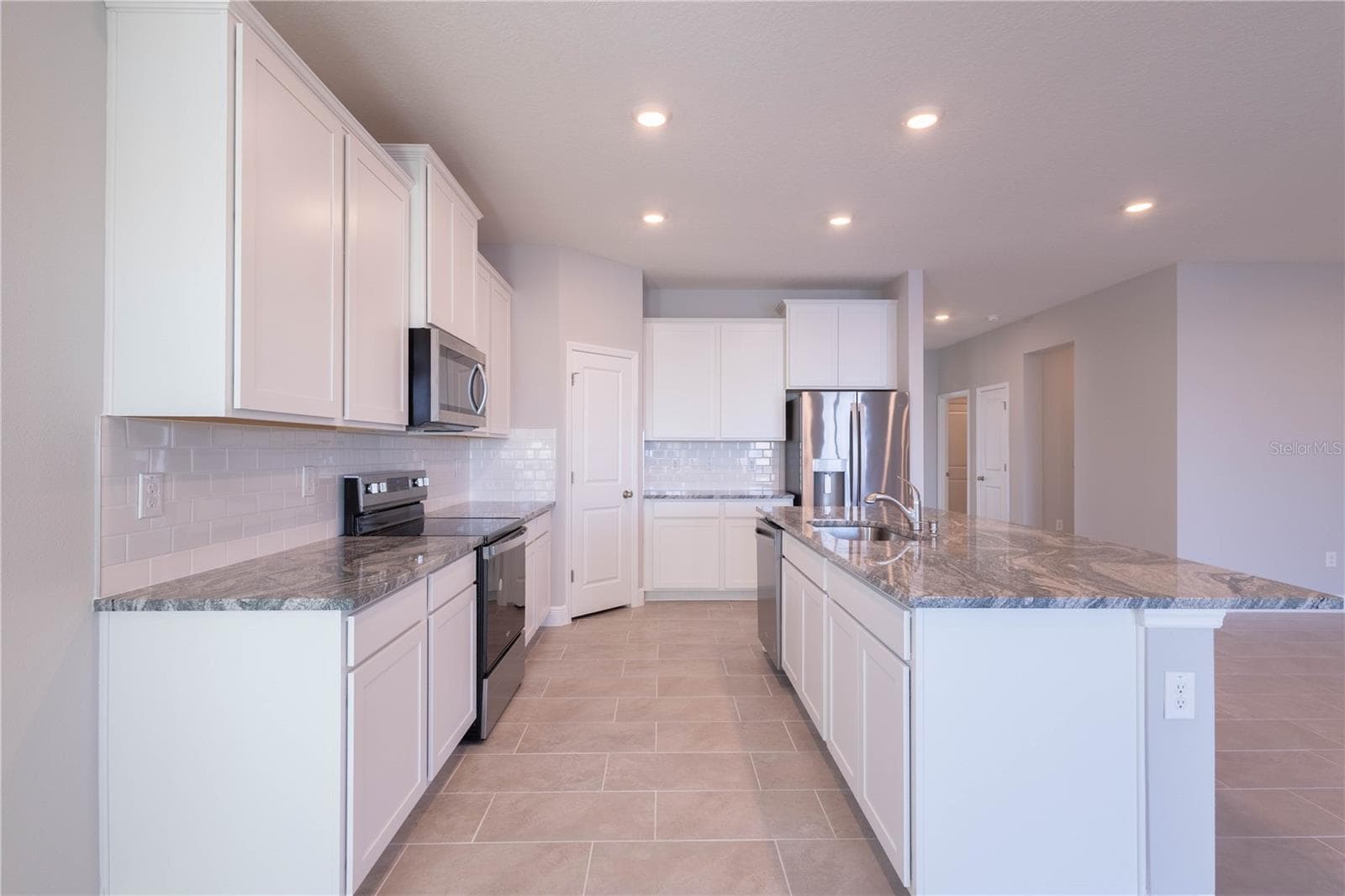 Single Family Residence at 345 MANGROVE MANOR DR, APOLLO BEACH, photo 21 of 33
