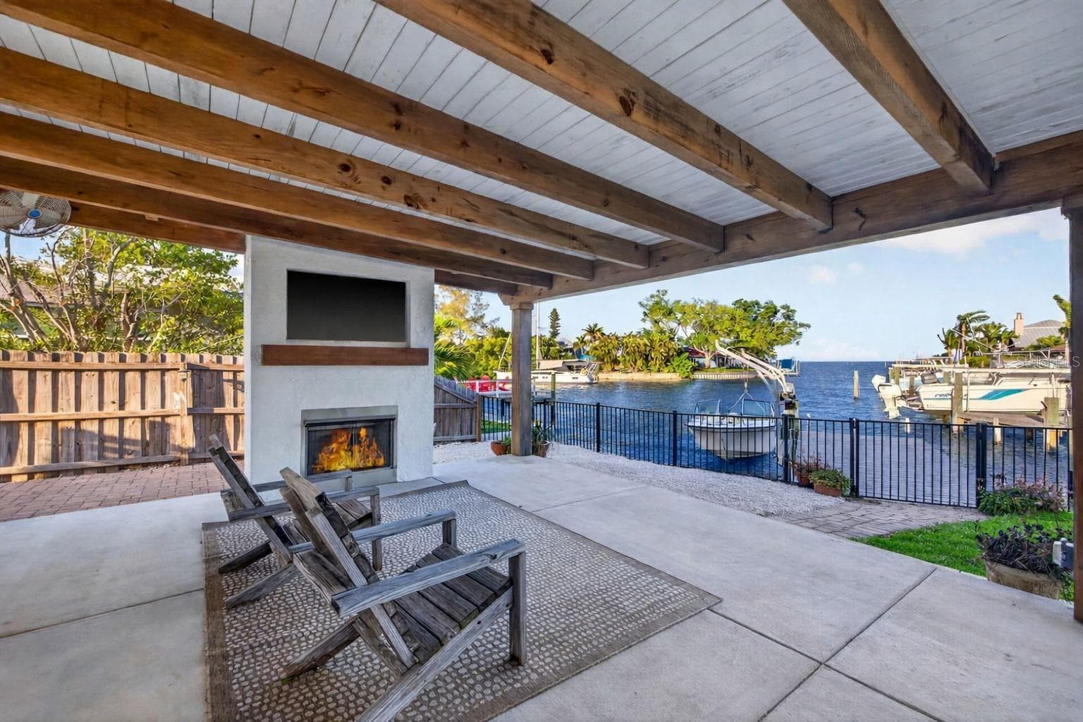 Single Family Residence at 4200 BEACH DR SE, ST PETERSBURG, photo 2 of 22