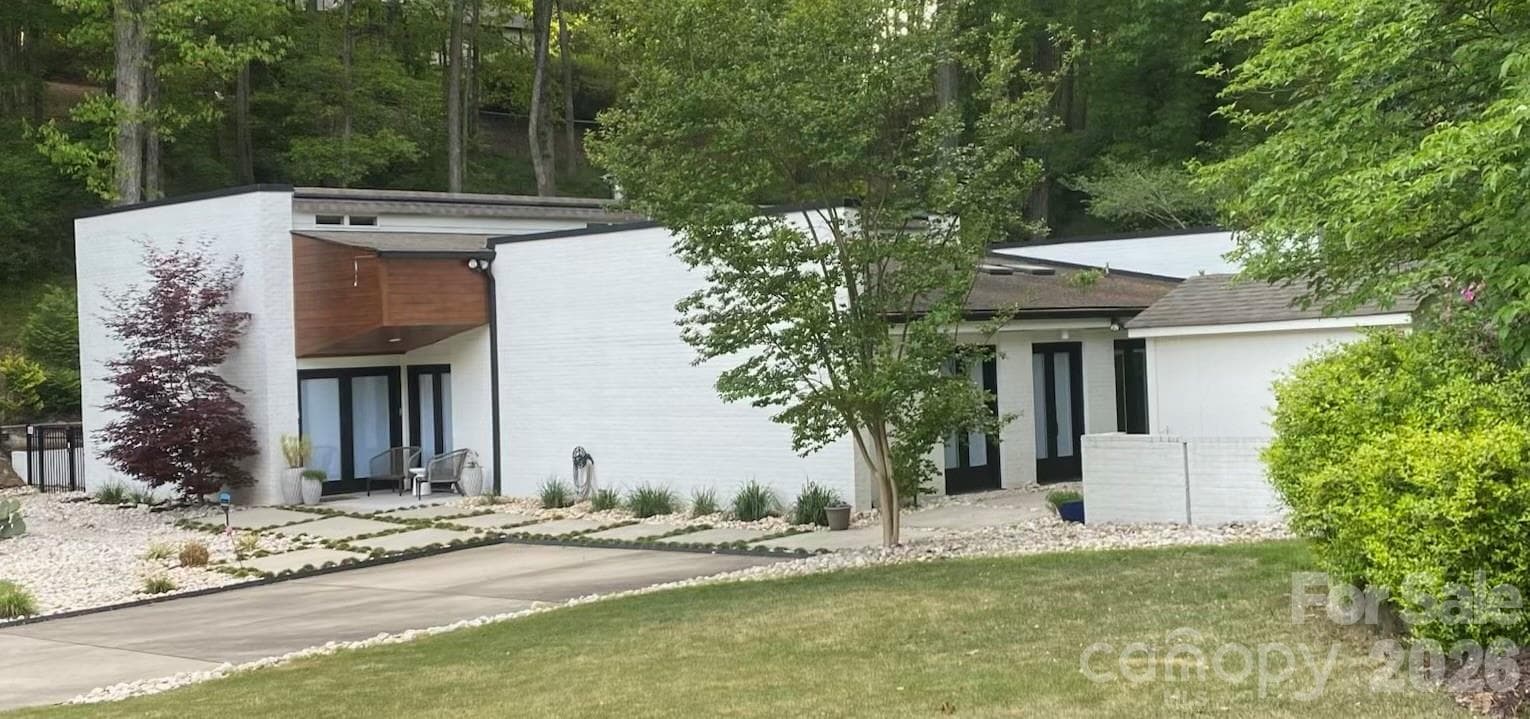 Single Family Residence at Mountainbrook, Charlotte, photo 2 of 29