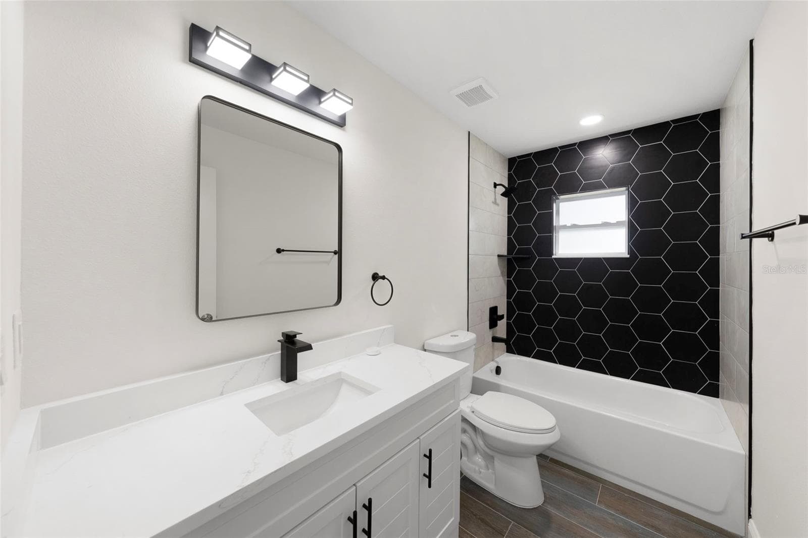 2nd Full Bathroom - 5062 80TH LN N, ST PETERSBURG