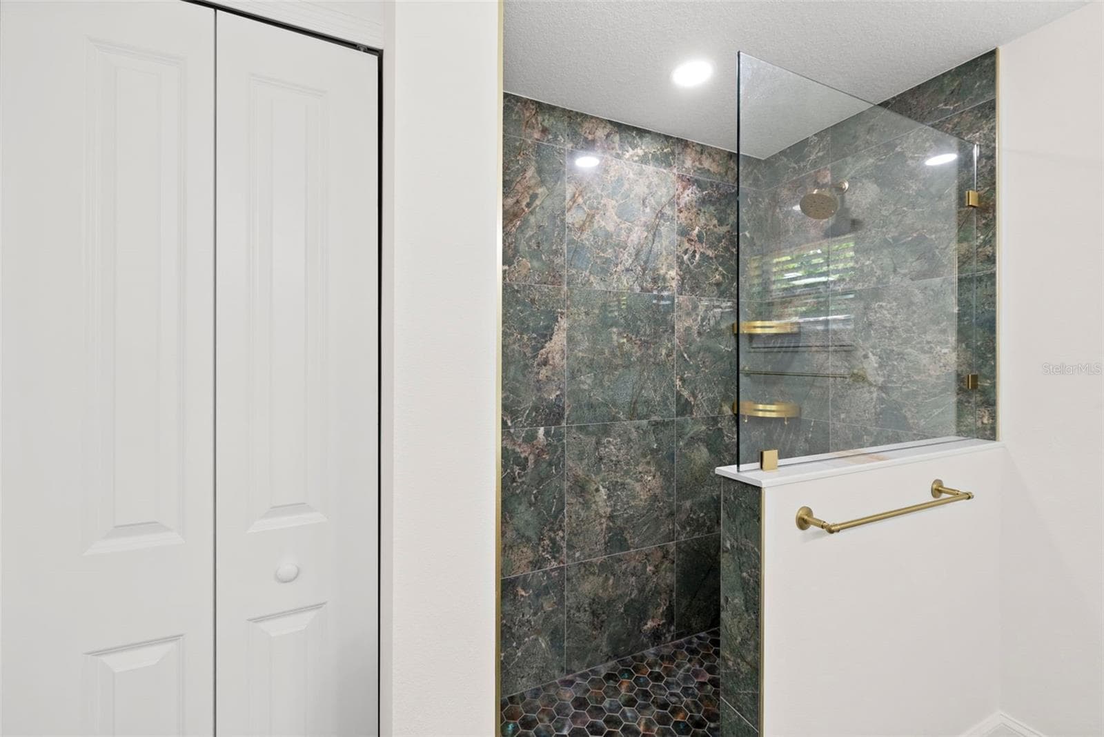 Primary Ensuite Bathroom Shower & Linen Closet - 5062 80TH LN N, ST PETERSBURG