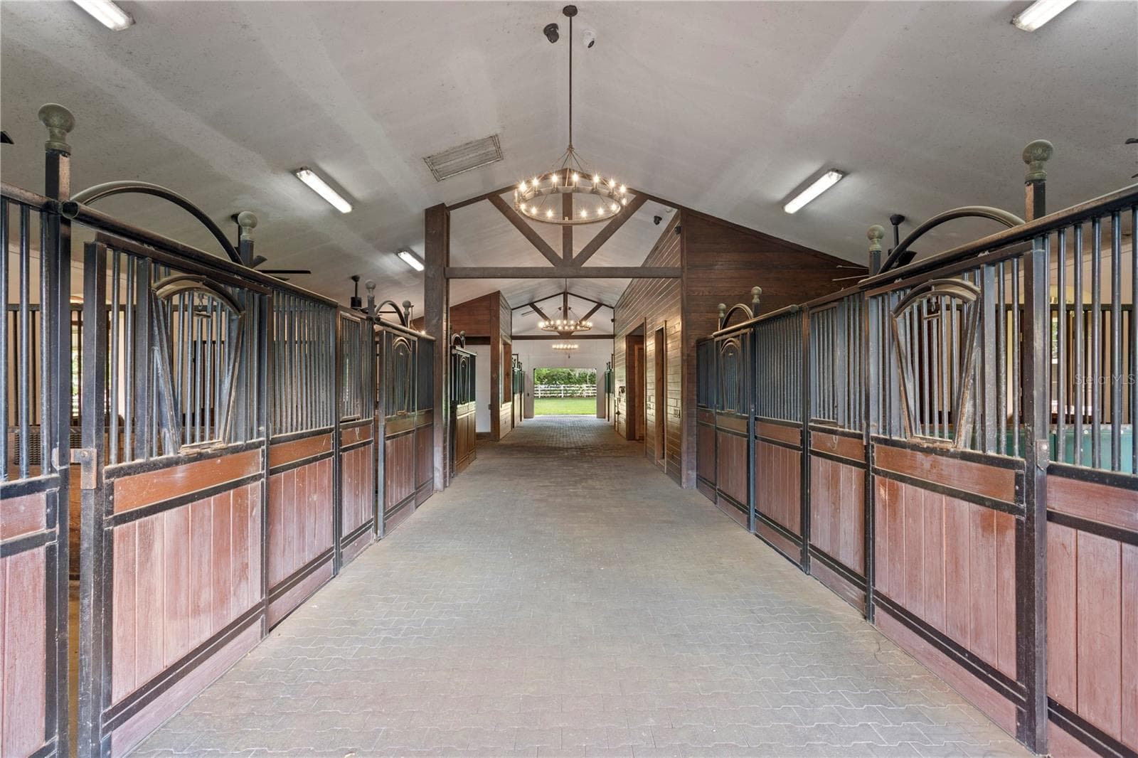 9 stalls - 11410 TROTTING DOWN DR, ODESSA