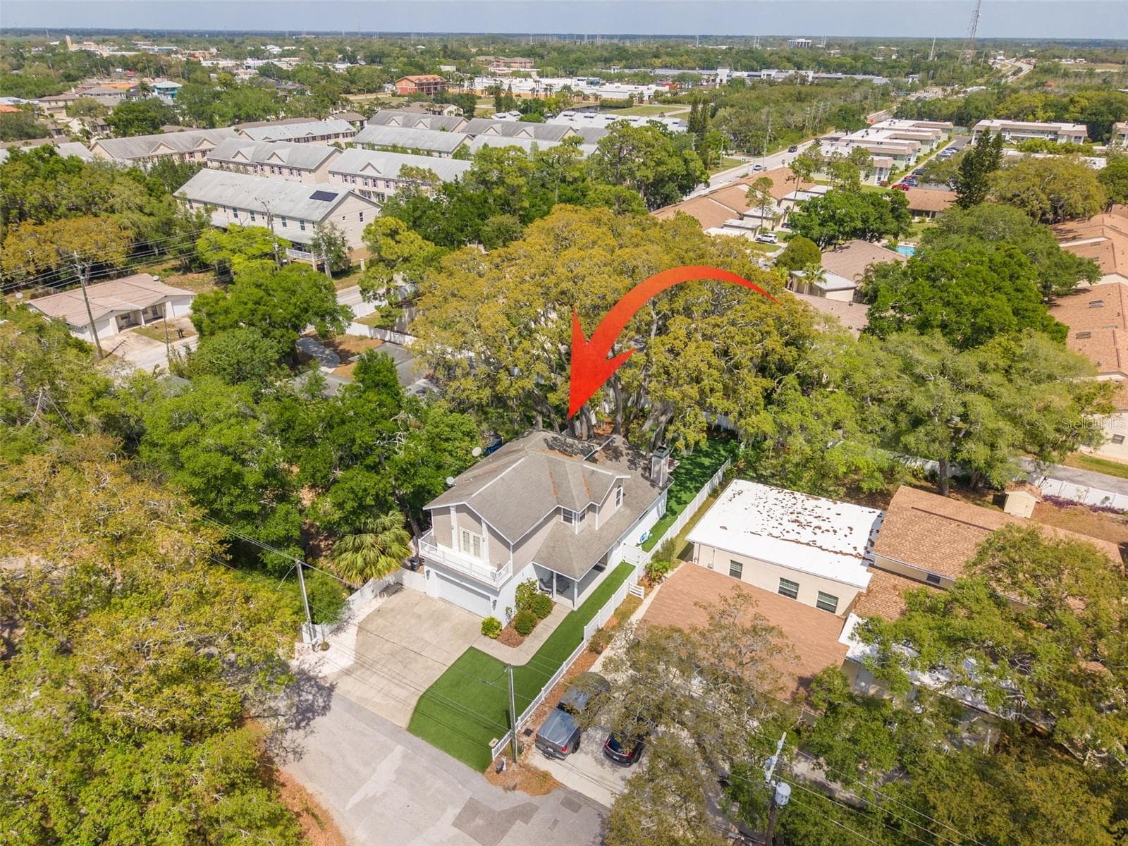 Secluded street, Sisler baseball fields across from the front yard, Tarpon Springs Municipal golf course hole 6 is at the end of the cul-de-sac. - 901 VIRGINIA AVE, TARPON SPRINGS
