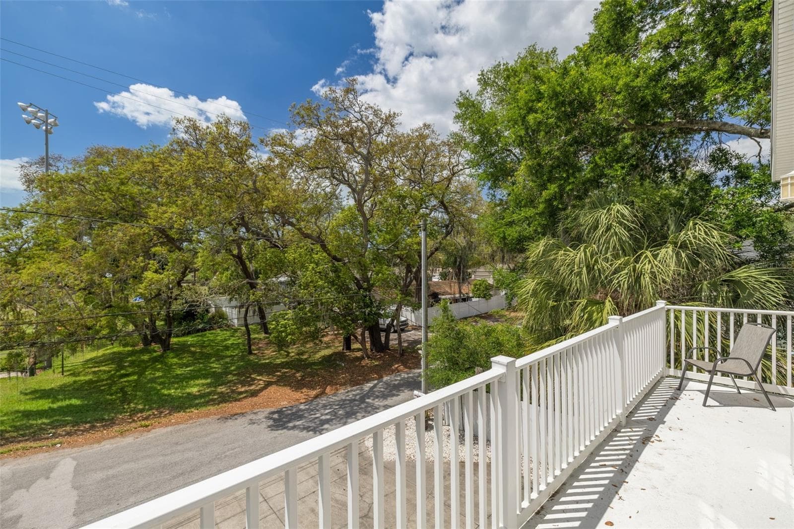 Front balcony - 901 VIRGINIA AVE, TARPON SPRINGS