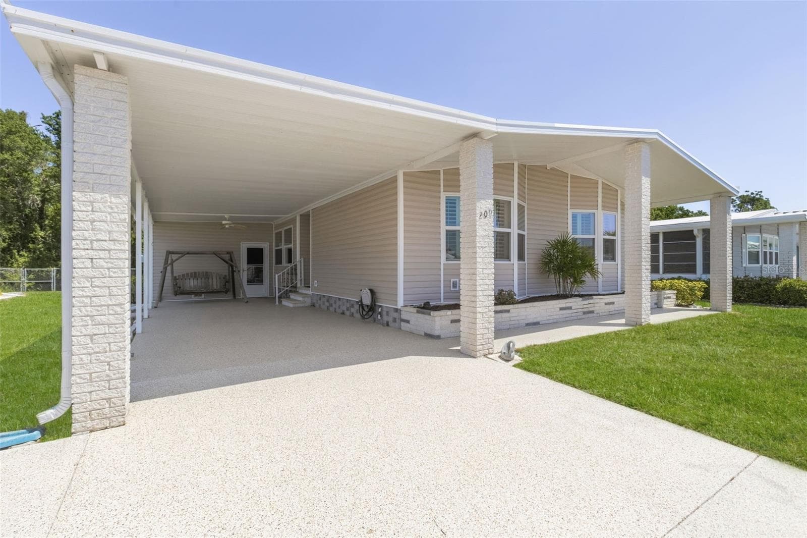 Manufactured Home at 209 VISTORIA DR, NORTH PORT, photo 3 of 37
