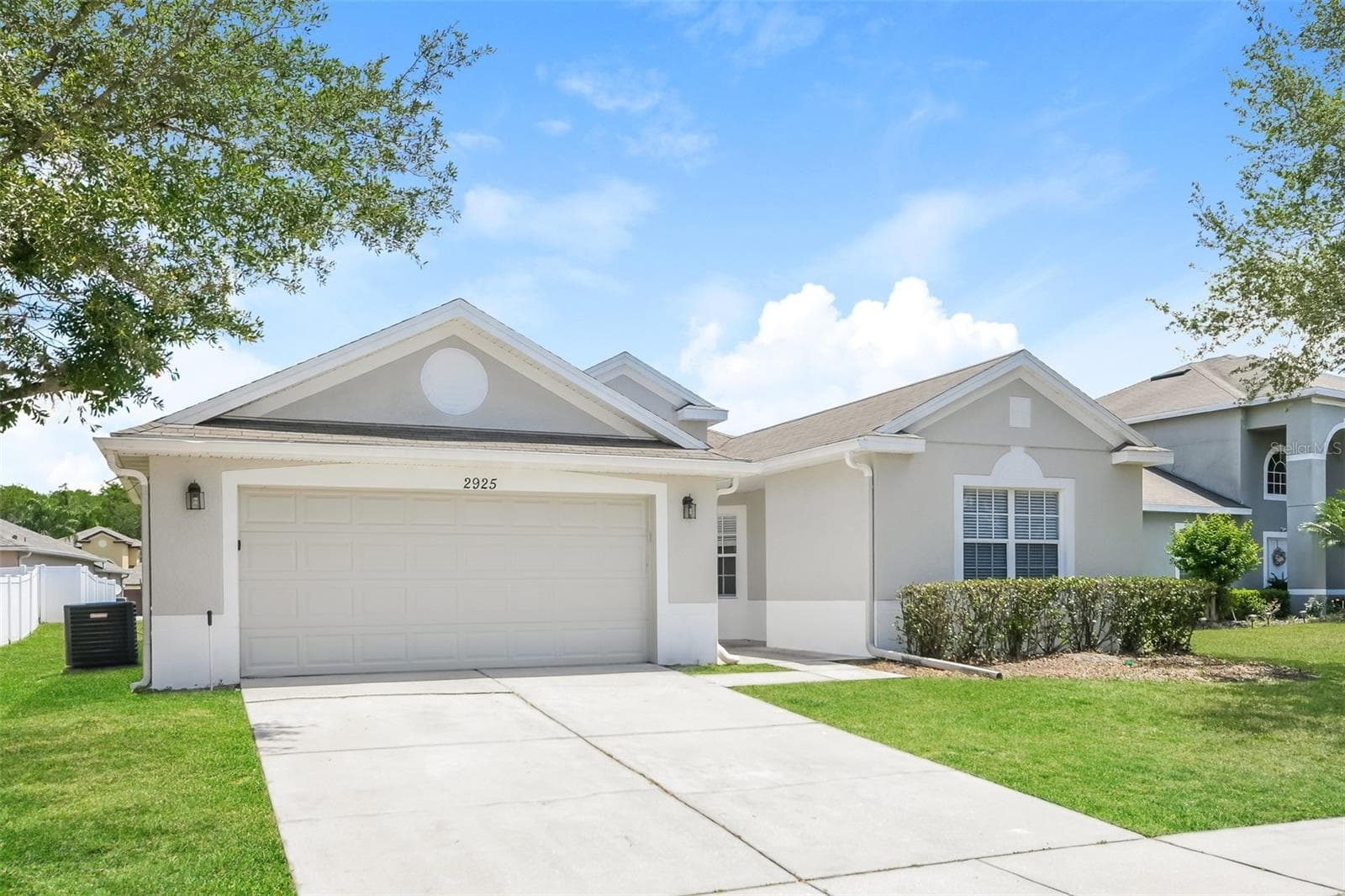 Single Family Residence at 2925 WILLOW CREEK LN, KISSIMMEE, photo 2 of 15