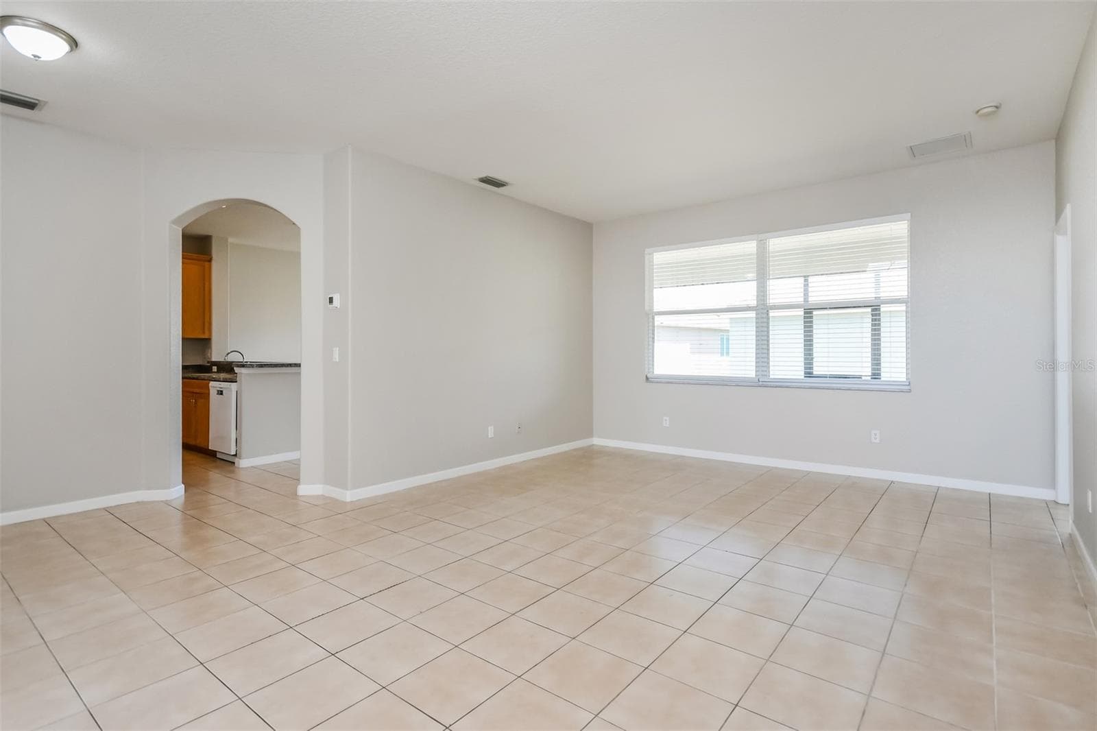 Single Family Residence at 2925 WILLOW CREEK LN, KISSIMMEE, photo 3 of 15