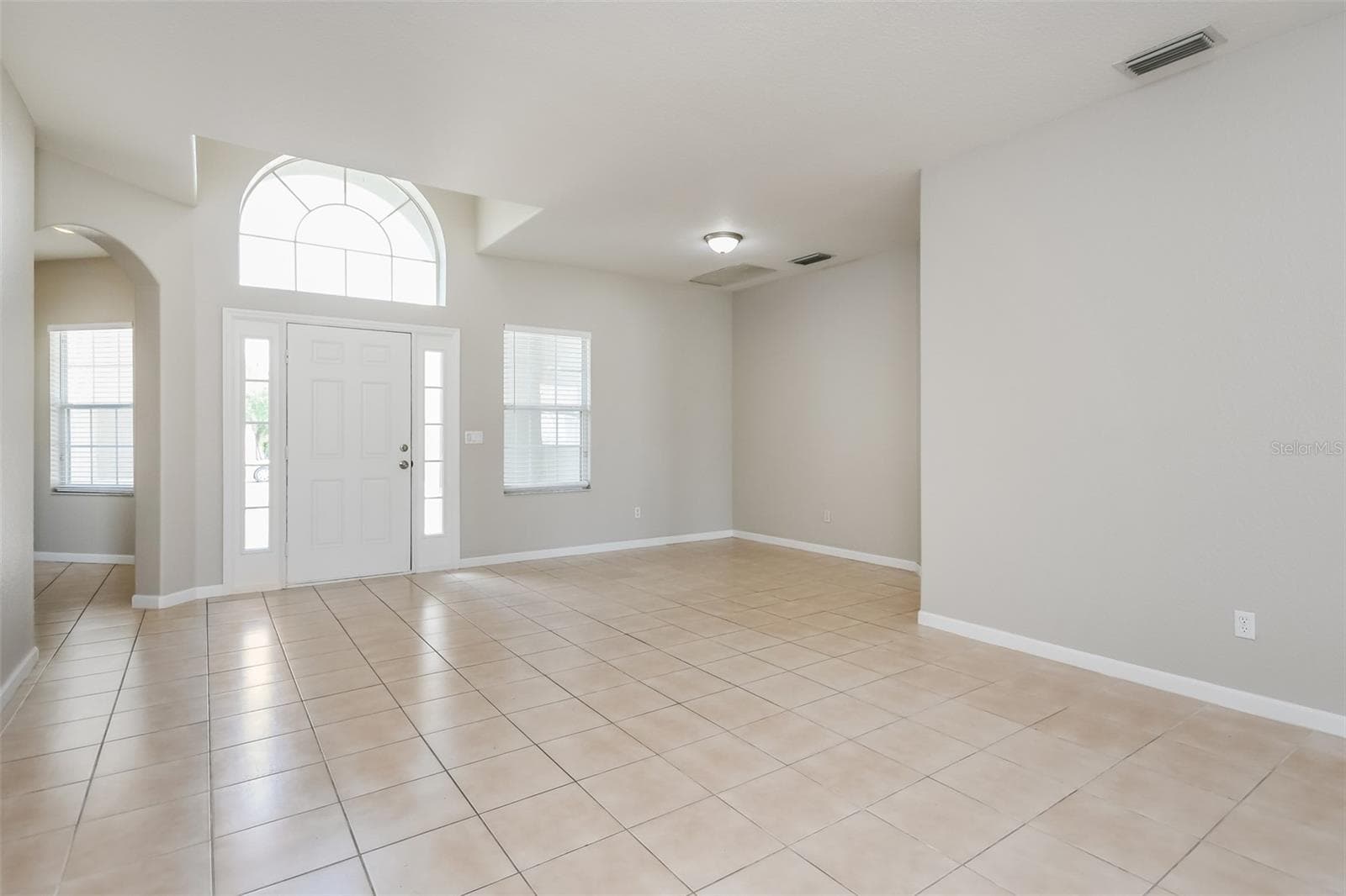Single Family Residence at 2925 WILLOW CREEK LN, KISSIMMEE, photo 4 of 15