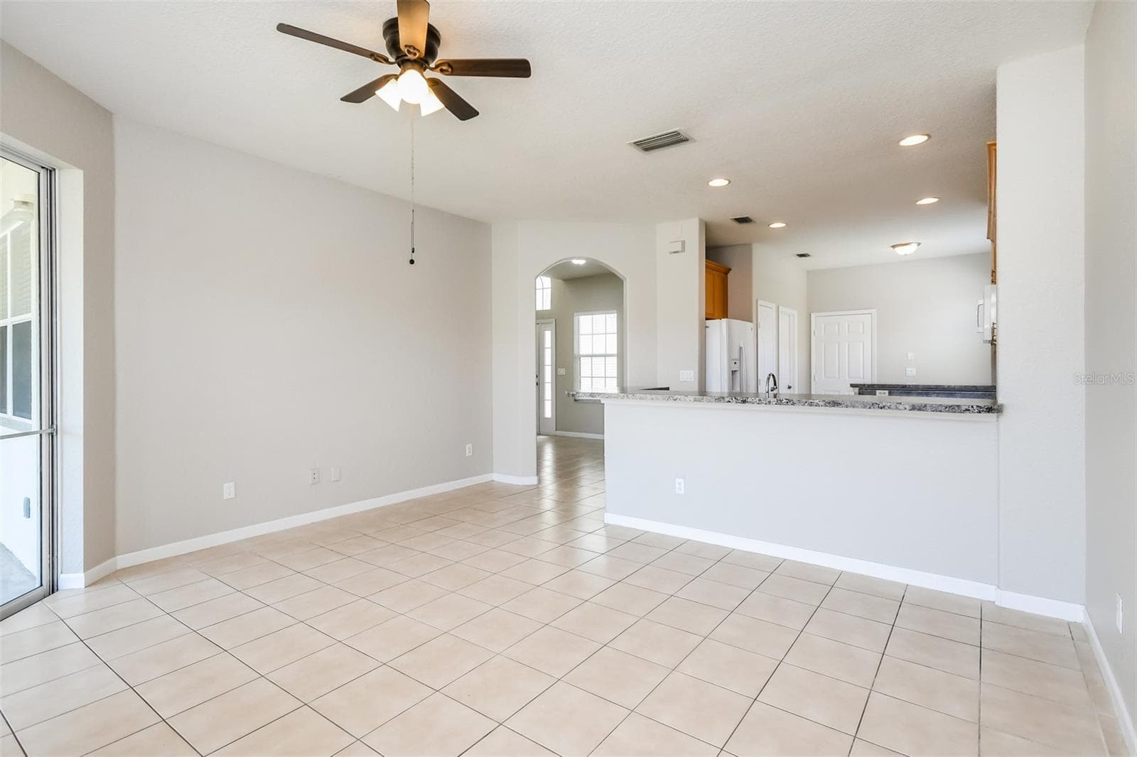 Single Family Residence at 2925 WILLOW CREEK LN, KISSIMMEE, photo 6 of 15