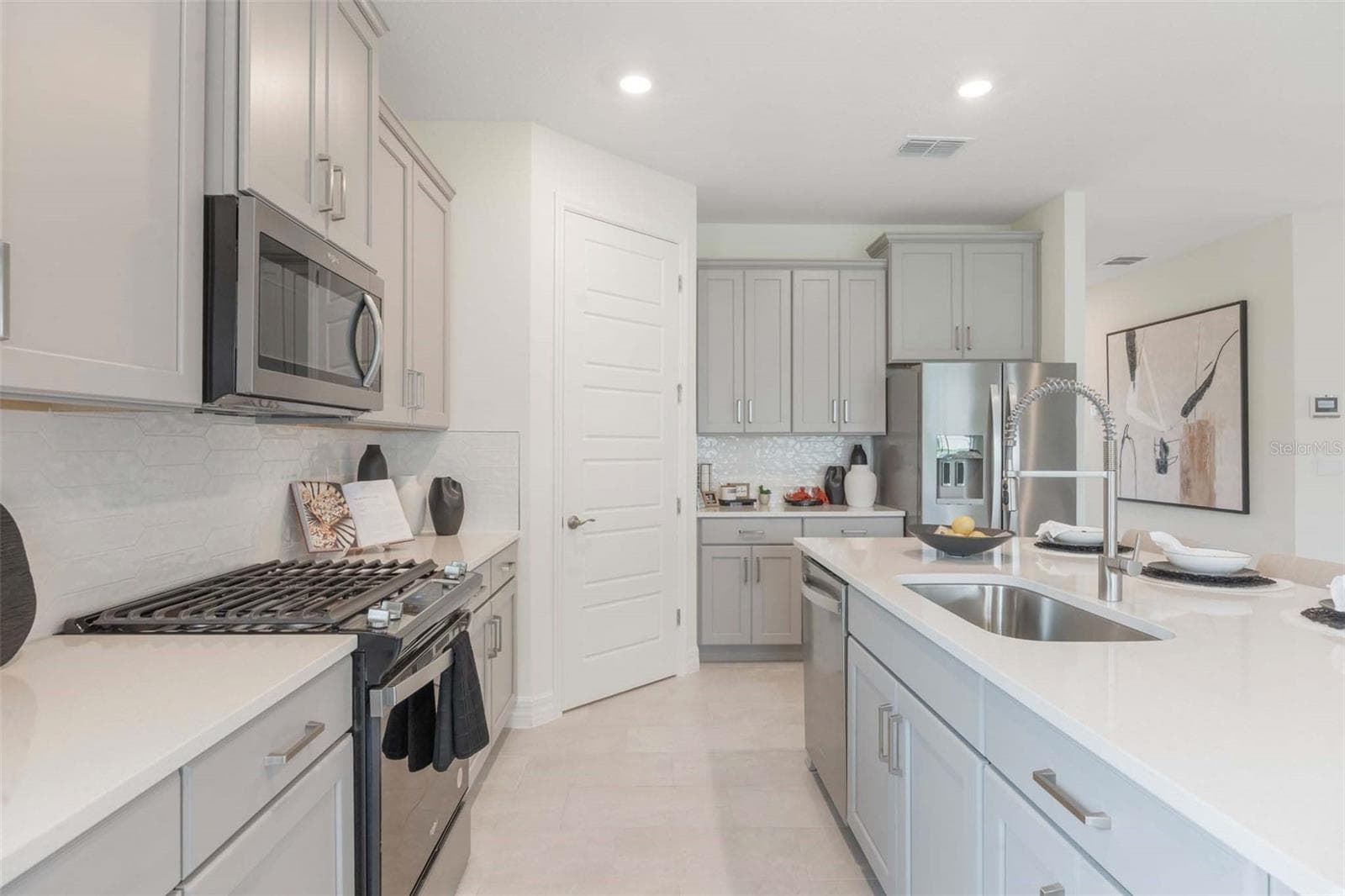 Single Family Residence at 3952 KENNEBUNK LOOP, MOUNT DORA, photo 27 of 63