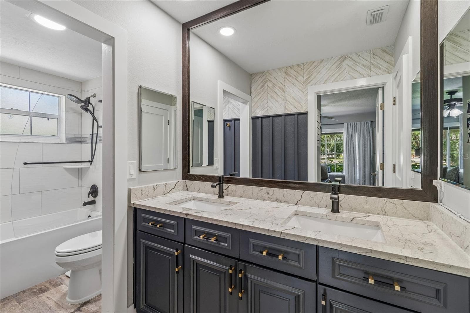 Single Family Residence at 4528 W WOODMERE RD, TAMPA, photo 6 of 100