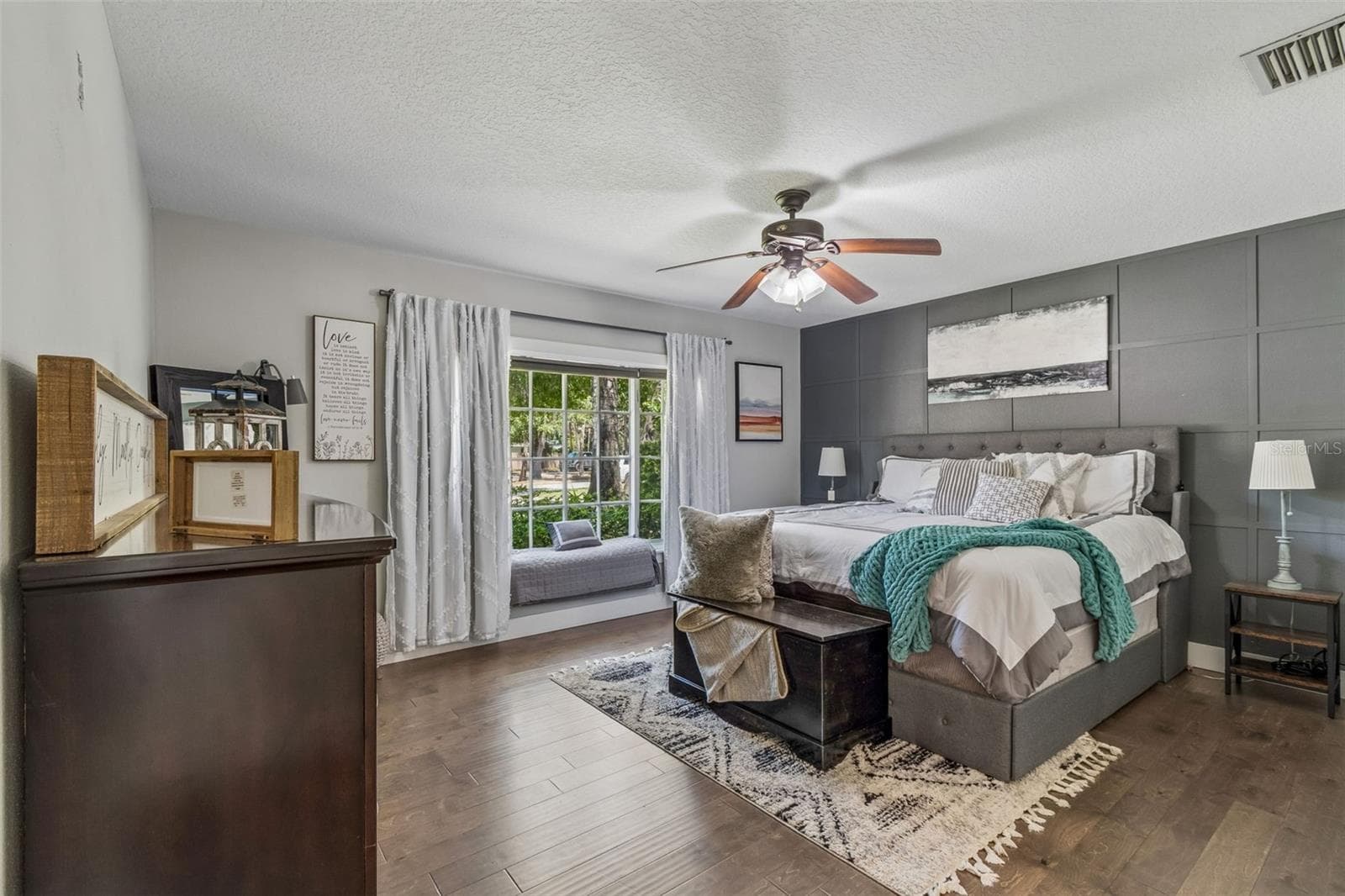 Single Family Residence at 4528 W WOODMERE RD, TAMPA, photo 11 of 100