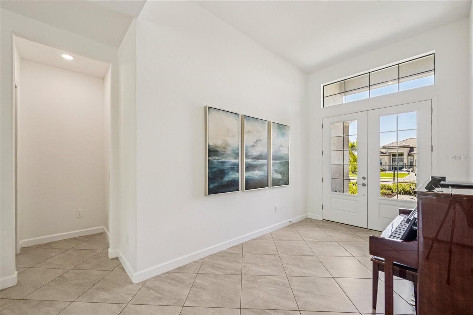 Single Family Residence at 16309 TRADEWIND TER, LAKEWOOD RANCH, photo 8 of 95