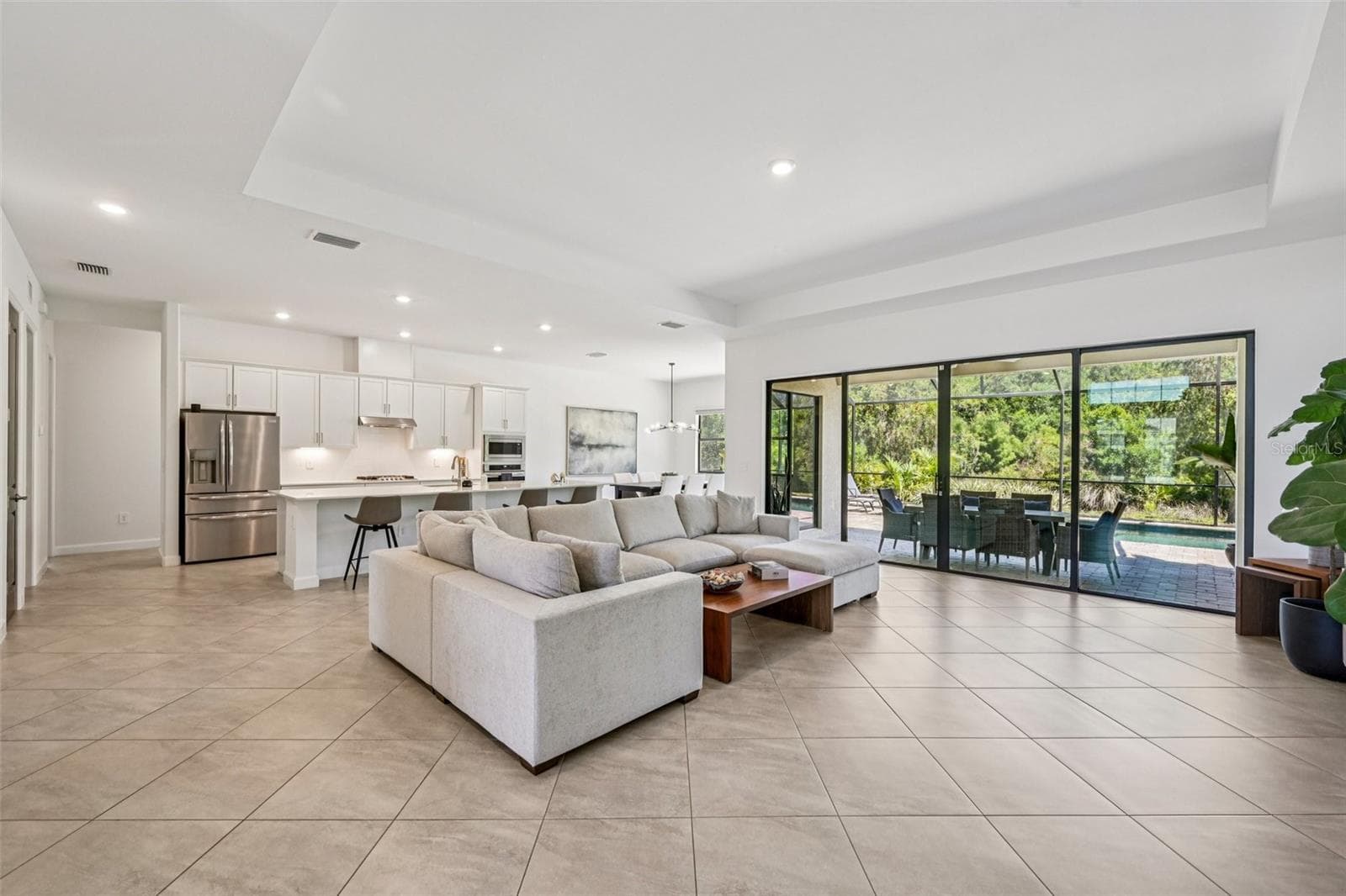 Single Family Residence at 16309 TRADEWIND TER, LAKEWOOD RANCH, photo 11 of 95