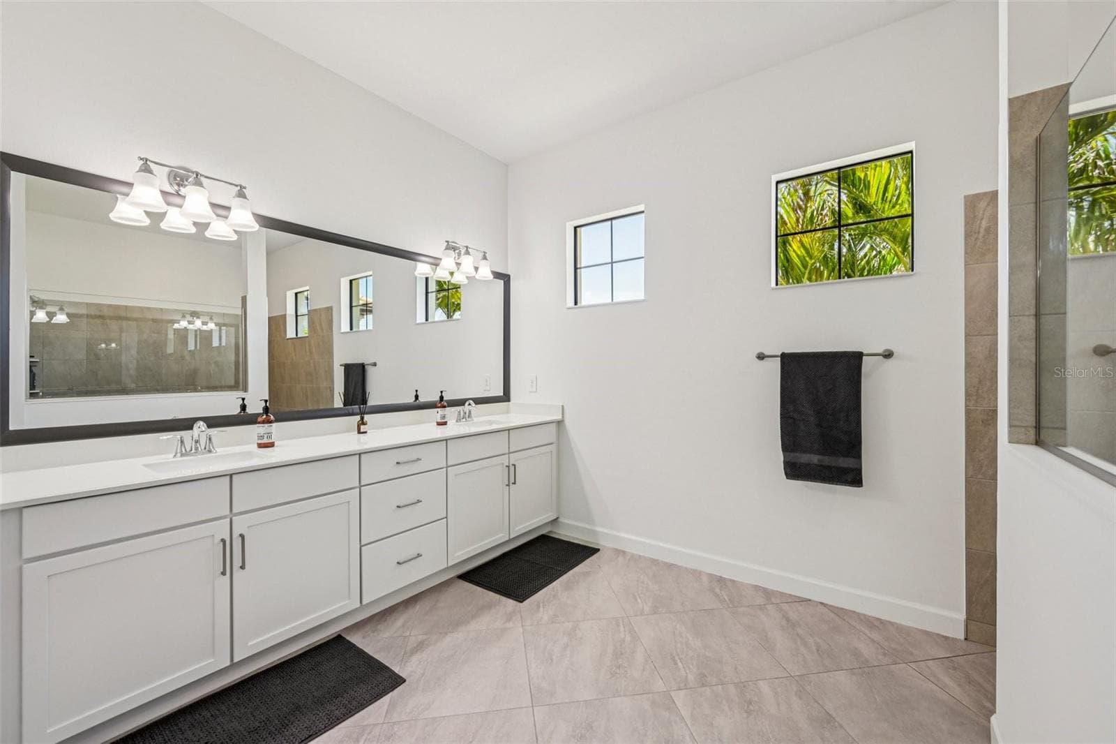 Single Family Residence at 16309 TRADEWIND TER, LAKEWOOD RANCH, photo 29 of 95