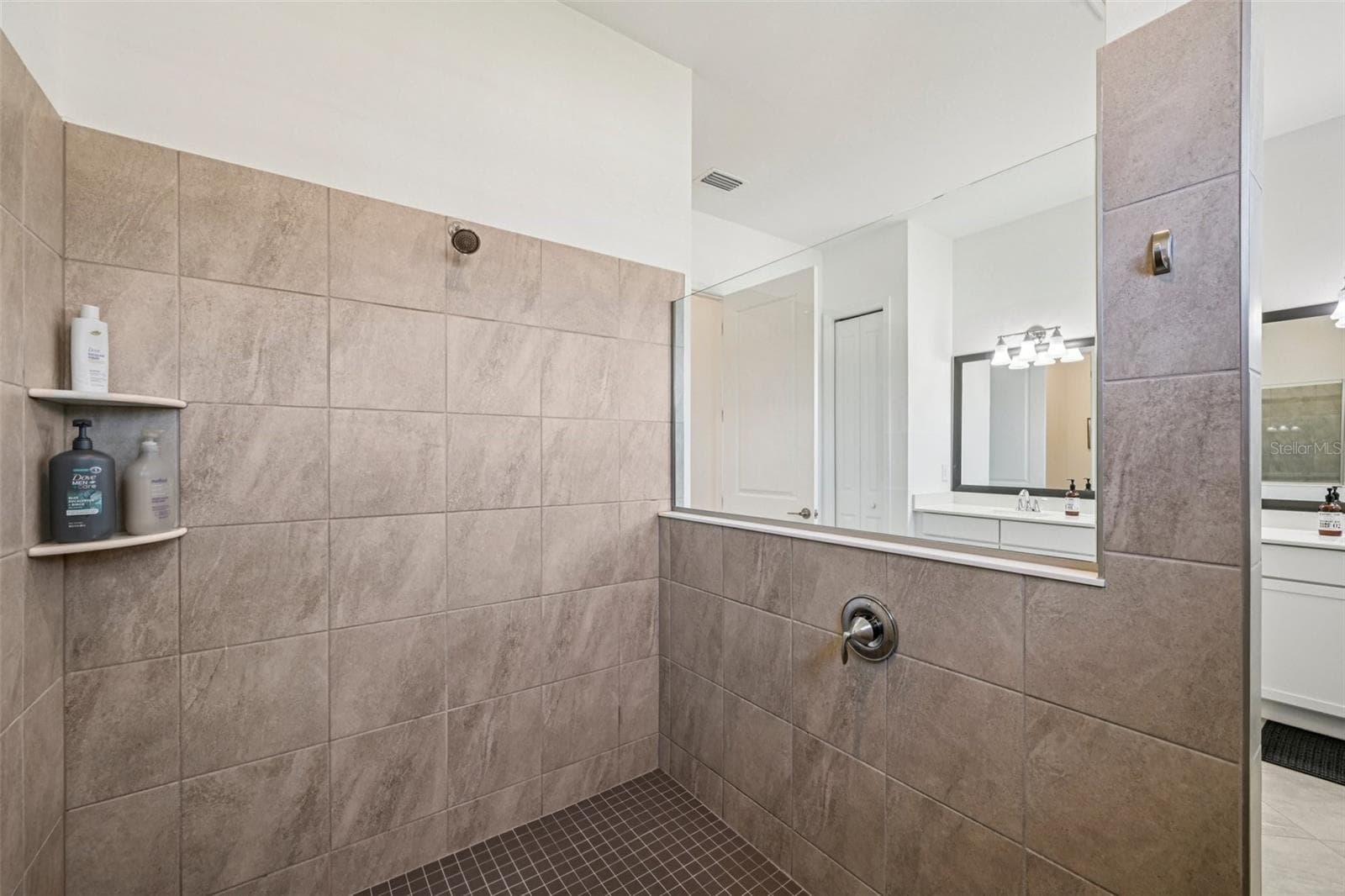 Single Family Residence at 16309 TRADEWIND TER, LAKEWOOD RANCH, photo 31 of 95