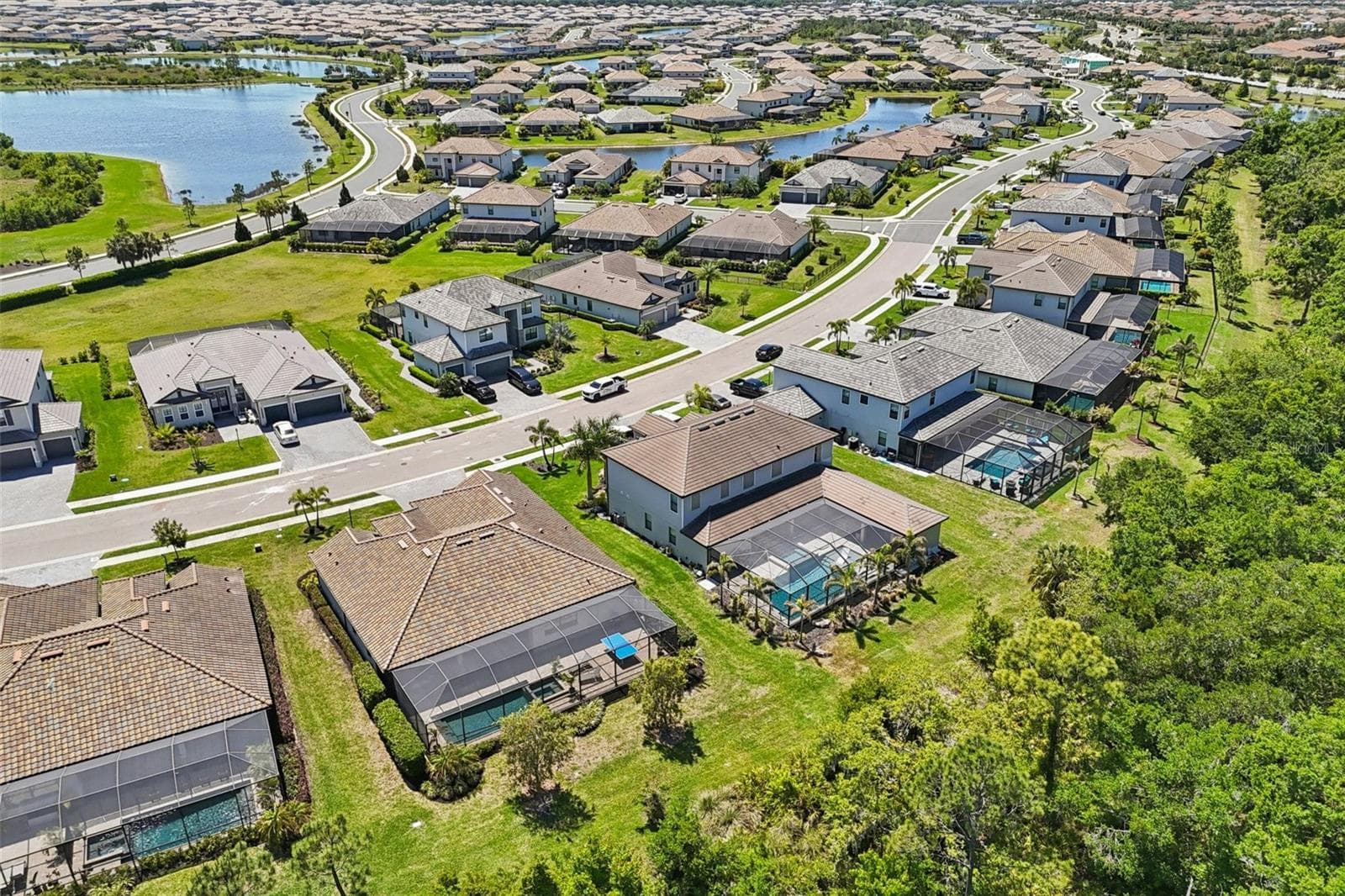 Single Family Residence at 16309 TRADEWIND TER, LAKEWOOD RANCH, photo 57 of 95