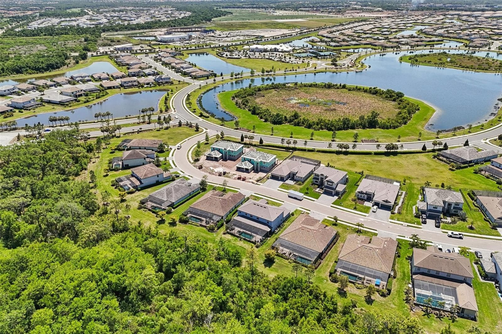 Single Family Residence at 16309 TRADEWIND TER, LAKEWOOD RANCH, photo 58 of 95