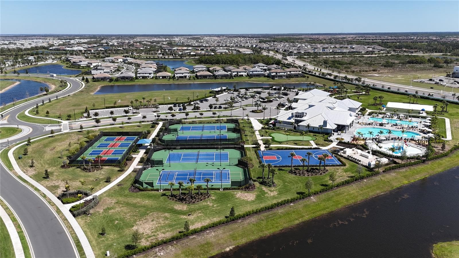 Single Family Residence at 16309 TRADEWIND TER, LAKEWOOD RANCH, photo 86 of 95