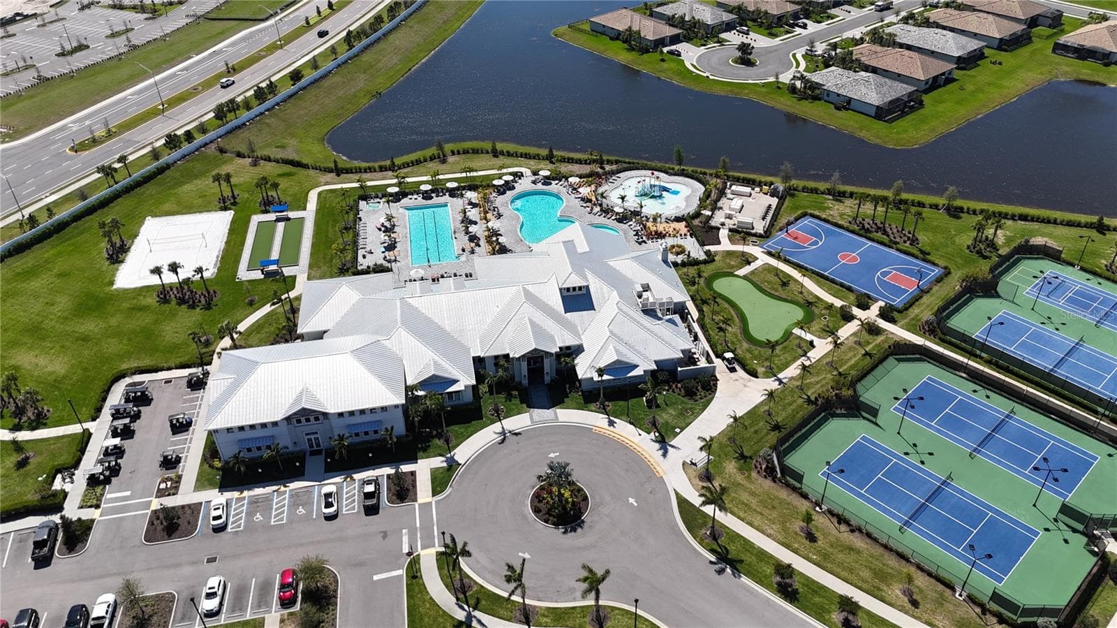 Single Family Residence at 16309 TRADEWIND TER, LAKEWOOD RANCH, photo 87 of 95