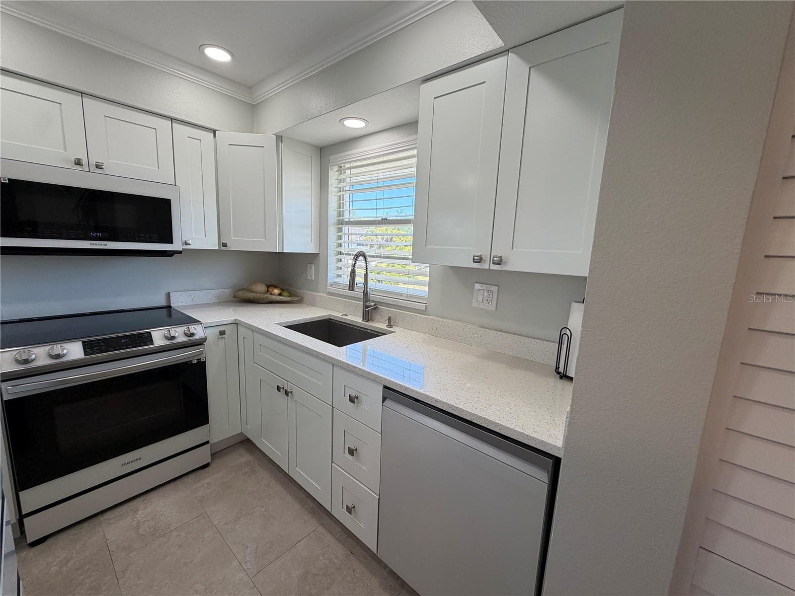 Condominium at 102 46TH AVENUE TER W #403, BRADENTON, photo 8 of 49