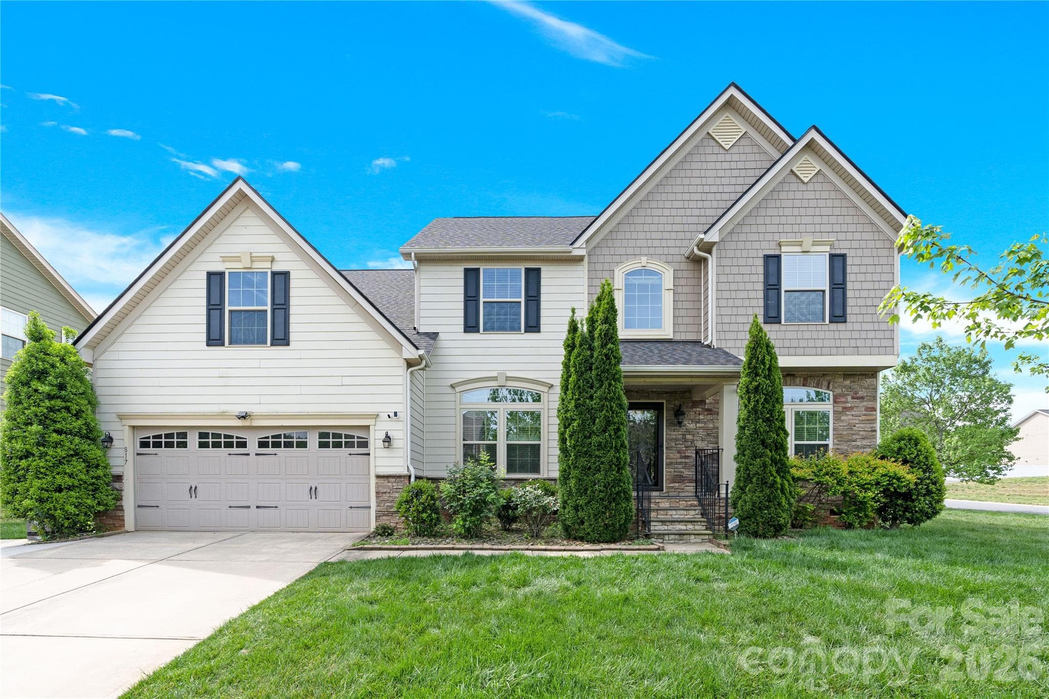 Single Family Residence at 817 Wingthorn Rose Drive, Gastonia, photo 2 of 45