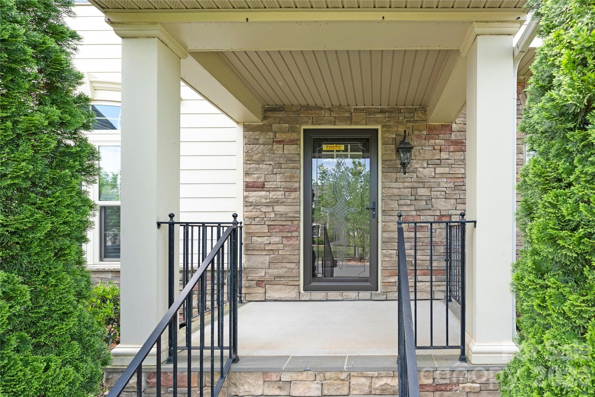Single Family Residence at 817 Wingthorn Rose Drive, Gastonia, photo 5 of 45