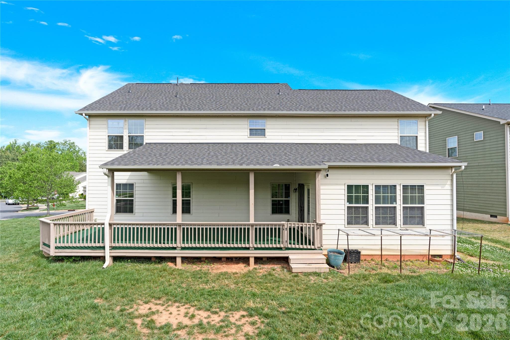 Single Family Residence at 817 Wingthorn Rose Drive, Gastonia, photo 7 of 45
