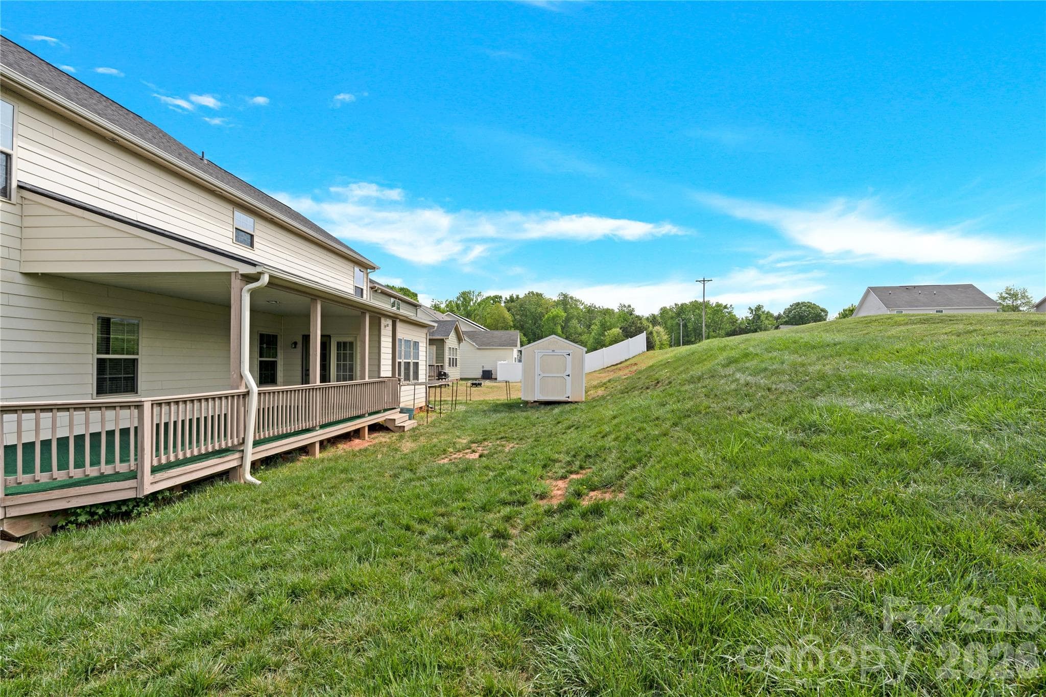 Single Family Residence at 817 Wingthorn Rose Drive, Gastonia, photo 8 of 45
