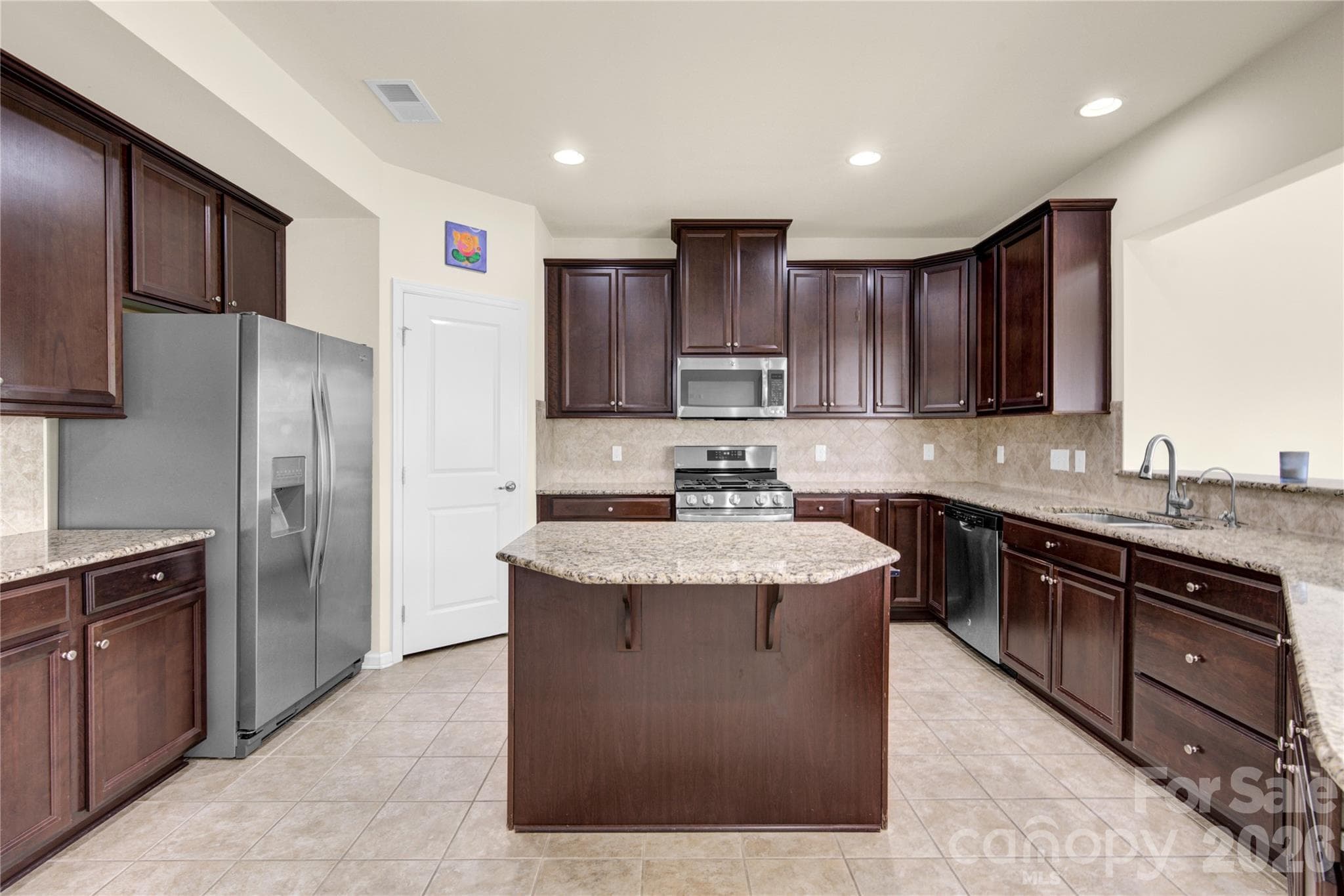 Single Family Residence at 817 Wingthorn Rose Drive, Gastonia, photo 15 of 45