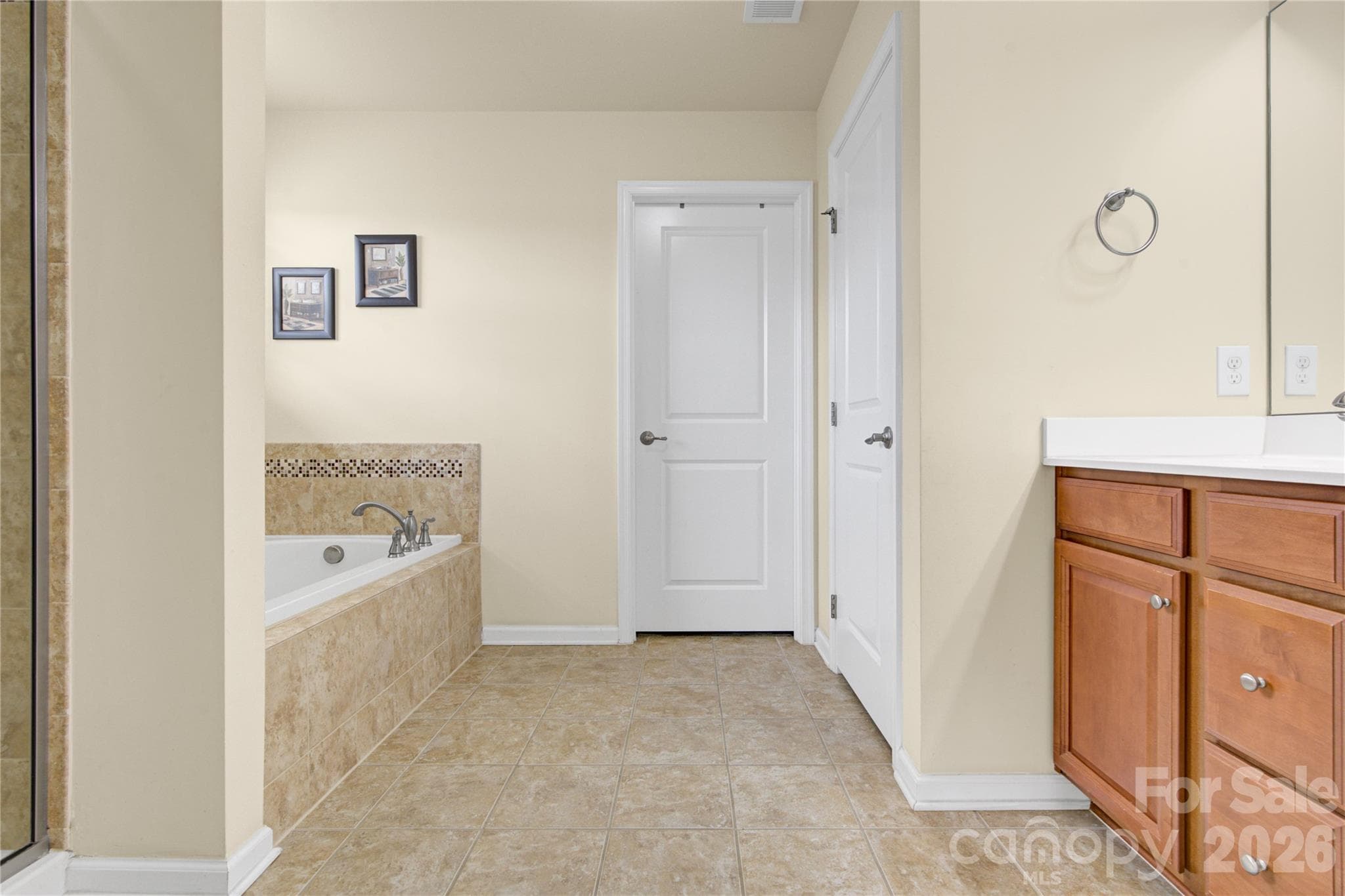 Single Family Residence at 817 Wingthorn Rose Drive, Gastonia, photo 39 of 45