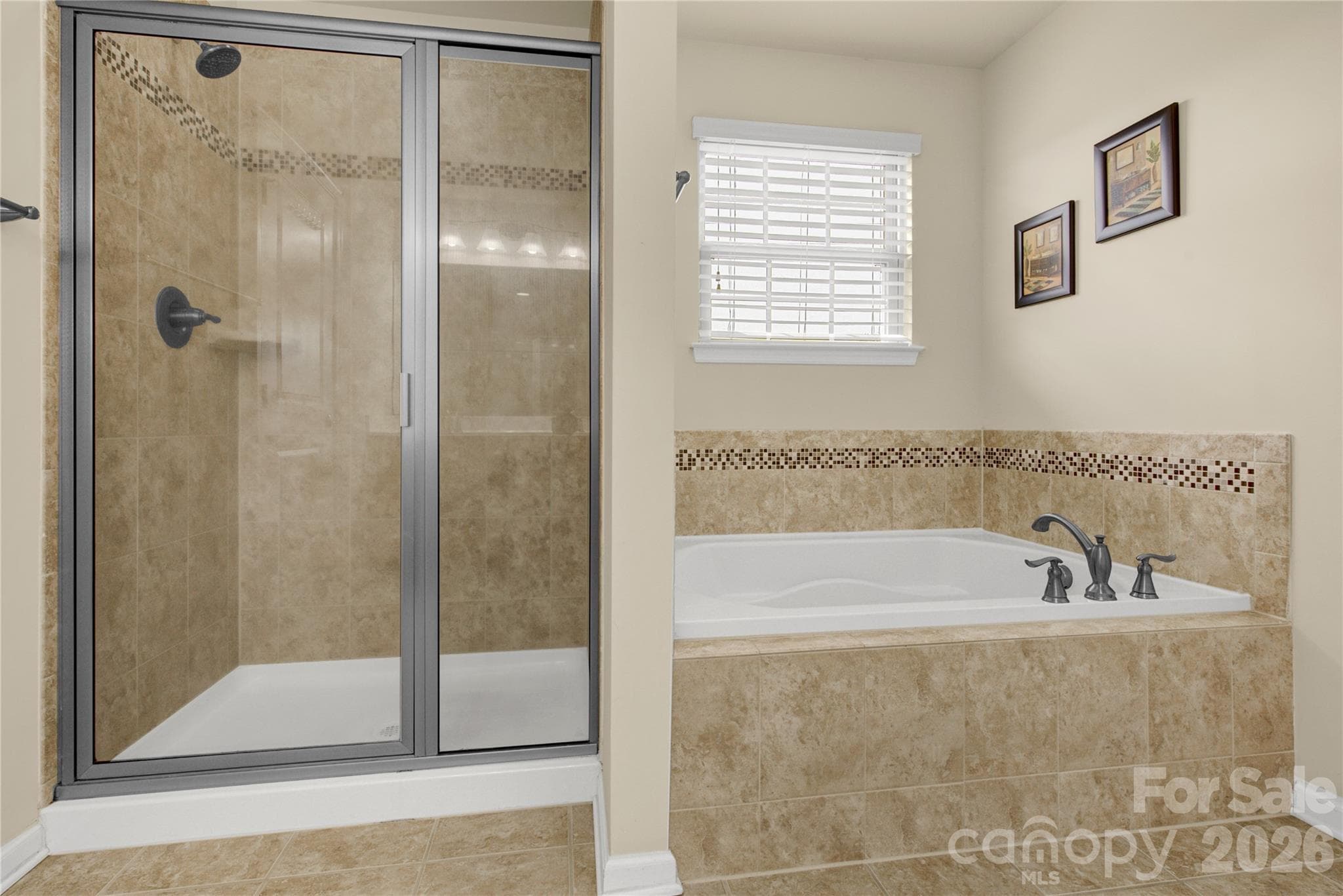 Single Family Residence at 817 Wingthorn Rose Drive, Gastonia, photo 41 of 45