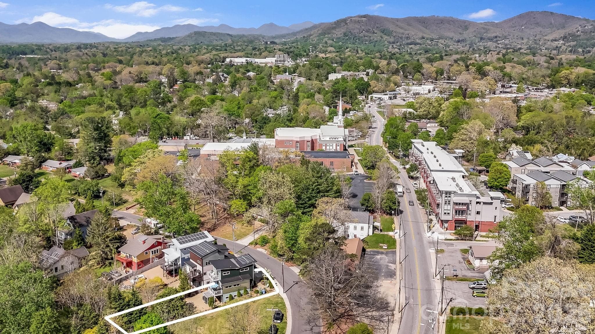 Single Family Residence at Asheville, photo 4 of 30