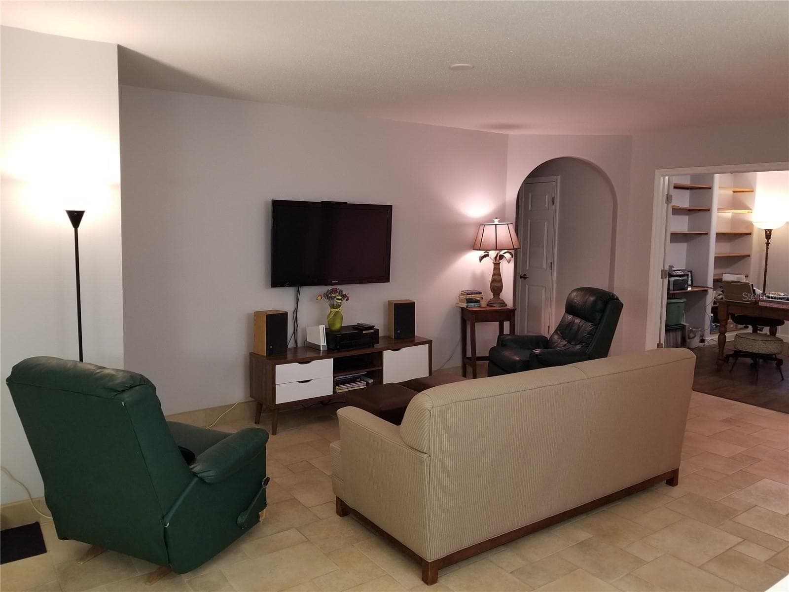 LIVING ROOM AREA - 1720 FOSSIL DR, ENGLEWOOD