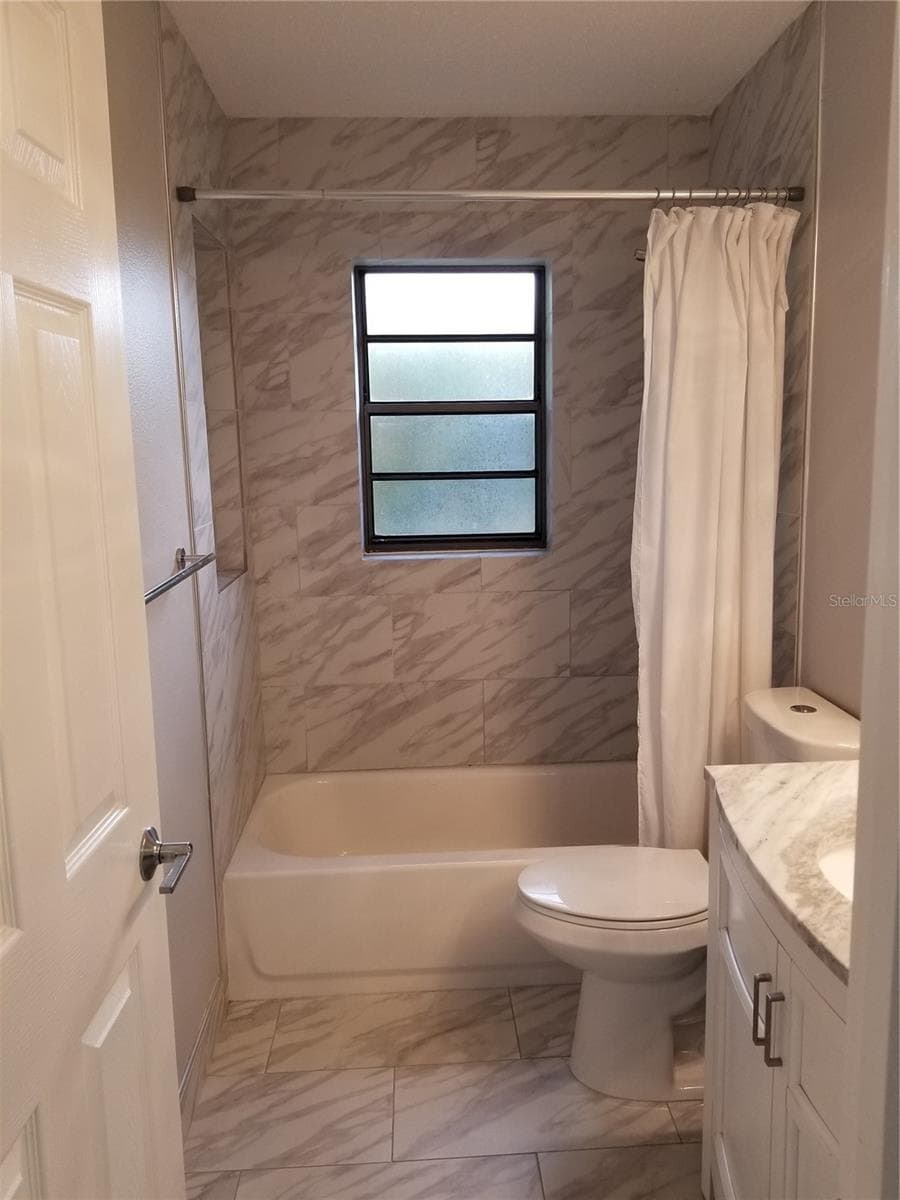MAIN BATH - 1720 FOSSIL DR, ENGLEWOOD