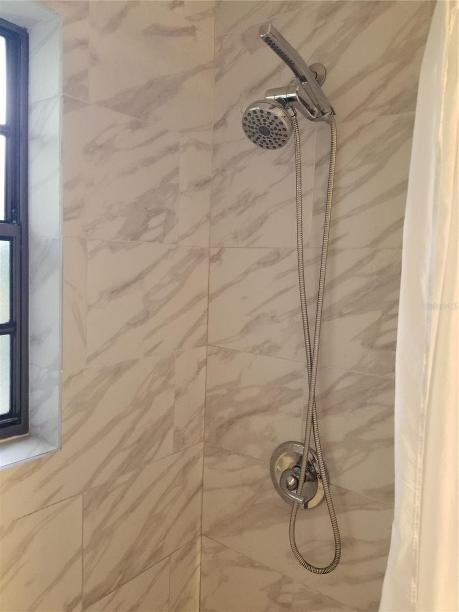 MAIN BATH - 1720 FOSSIL DR, ENGLEWOOD