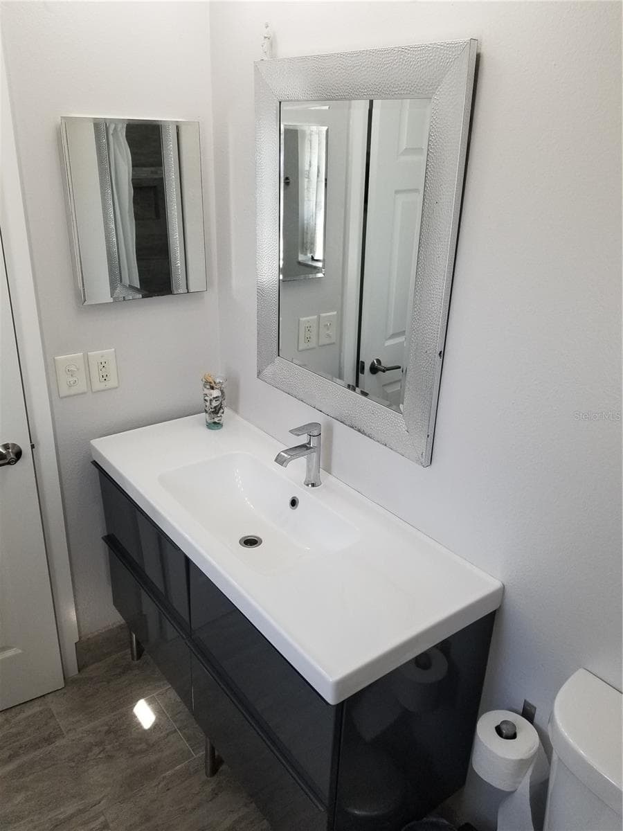 NEW IKEA VANITY FEATURES 4 LARGE DRAWER WITH EASY ACCESS - 1720 FOSSIL DR, ENGLEWOOD